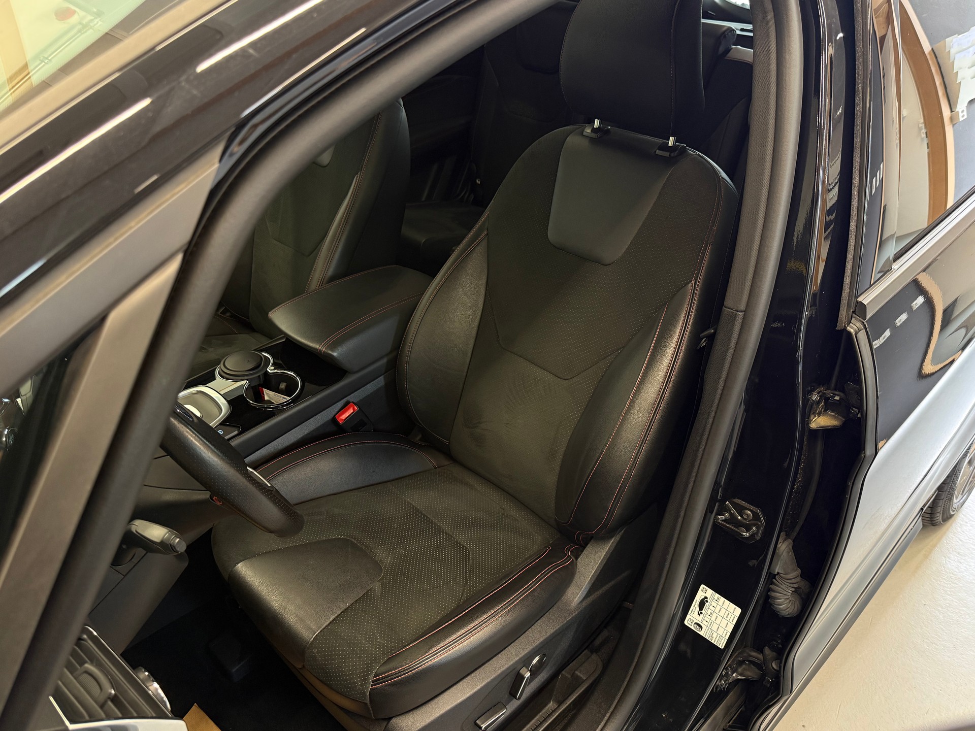 FORD S-Max 2.5 FHEV ST-Line 7-Plätzer-image-12