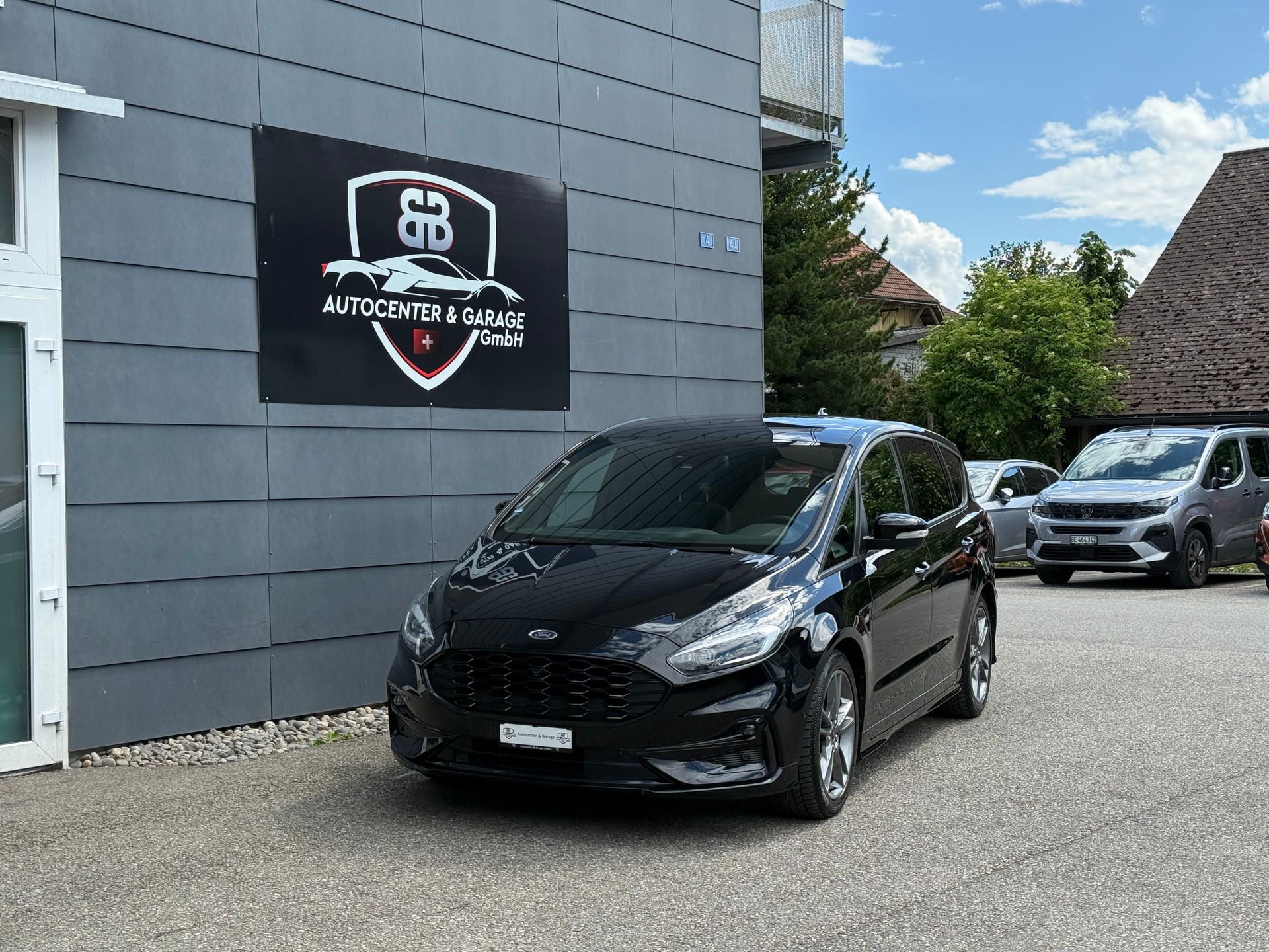 FORD S-Max 2.5 FHEV ST-Line 7-Plätzer-showroom-element-1