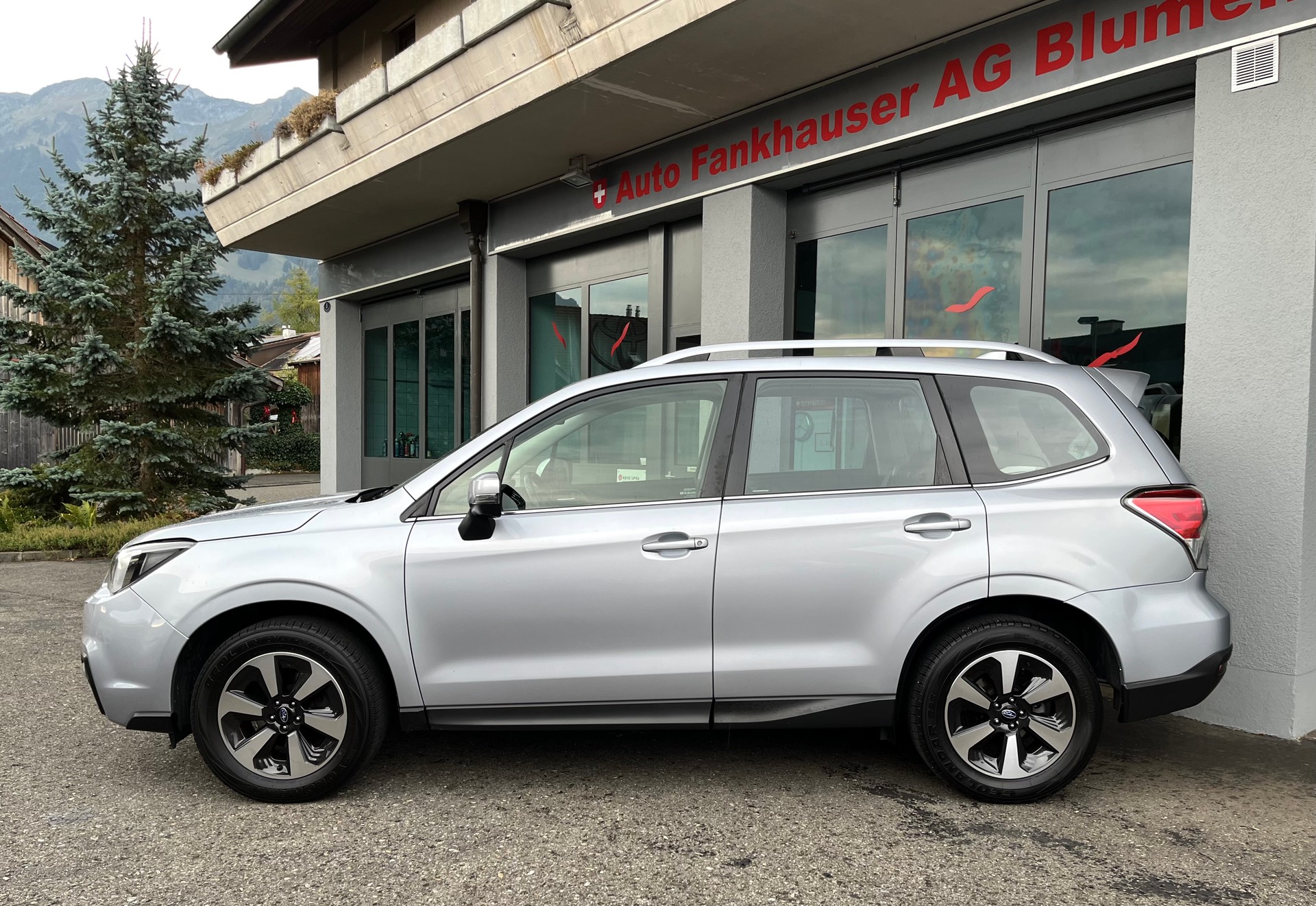 SUBARU Forester 2.0i Swiss Lineartronic-image-3