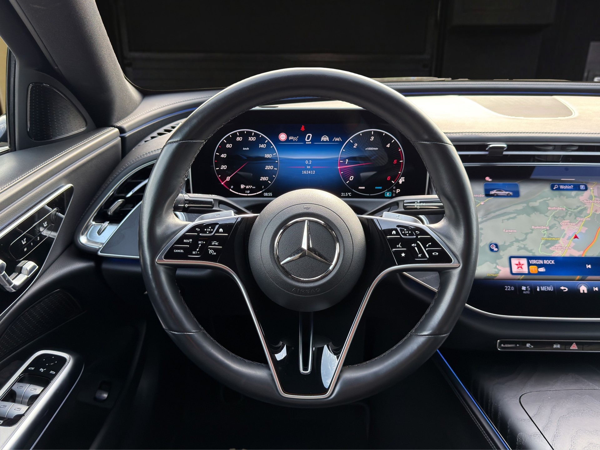 MERCEDES-BENZ E 220 d Avantgarde 4matic-image-11