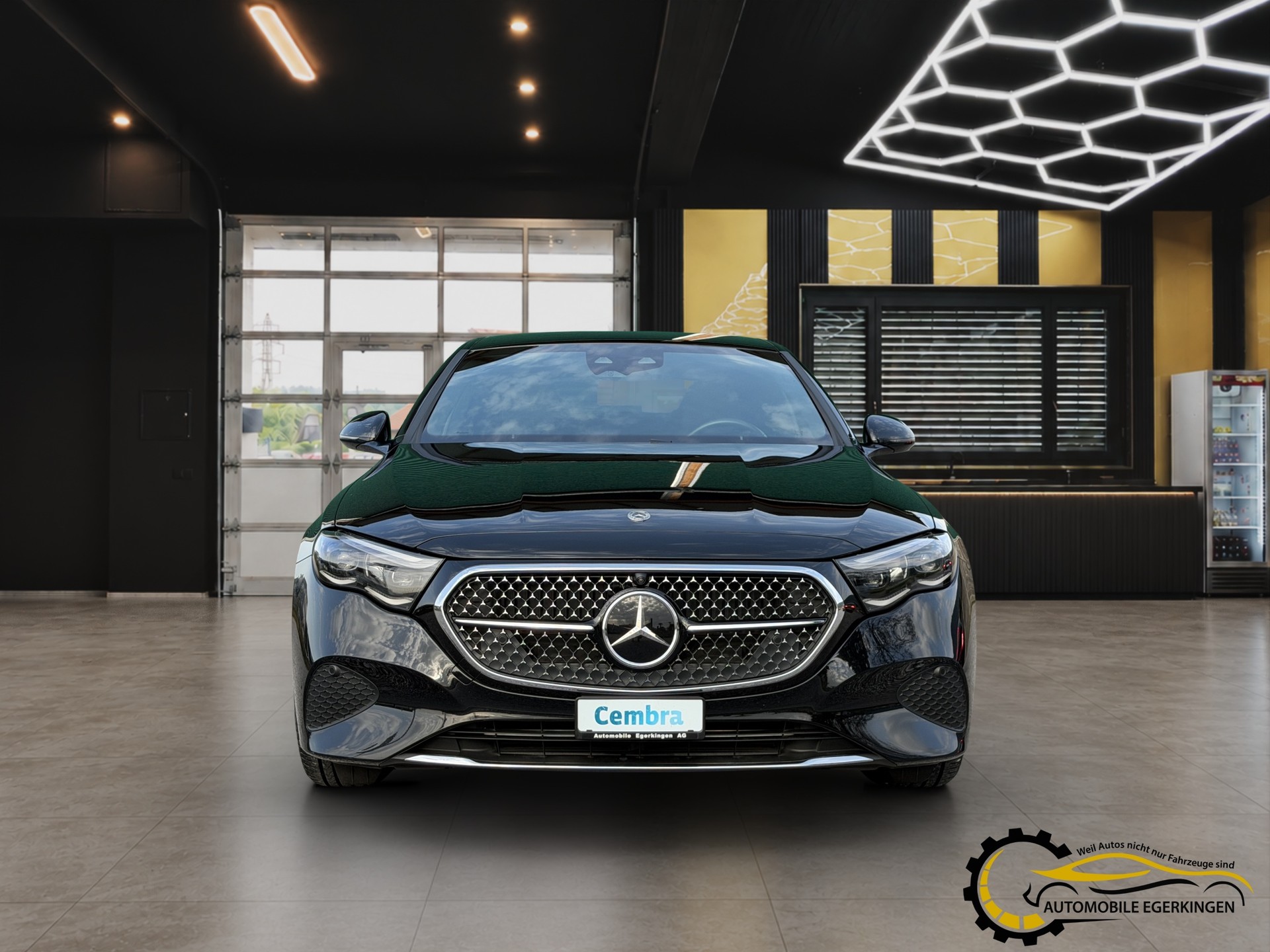MERCEDES-BENZ E 220 d Avantgarde 4matic-showroom-element-1