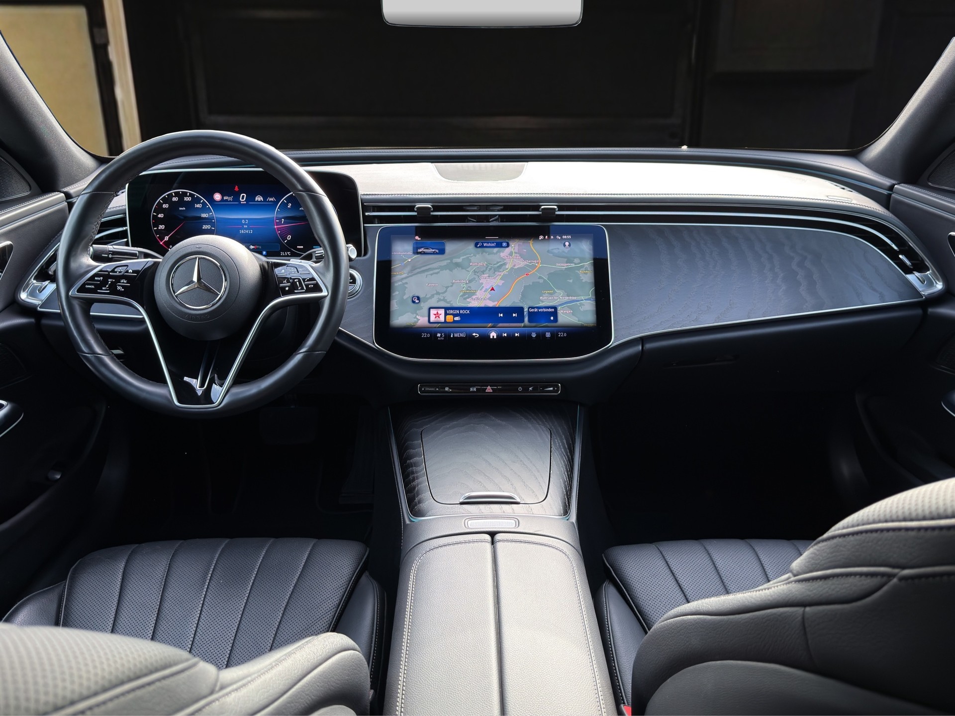 MERCEDES-BENZ E 220 d Avantgarde 4matic-image-10