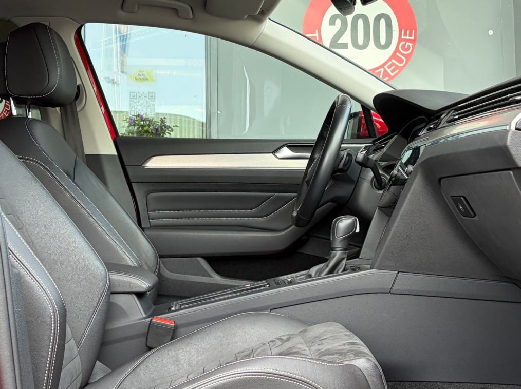 VW Passat 2.0 TDi BMT R-Line 4Motion-image-9