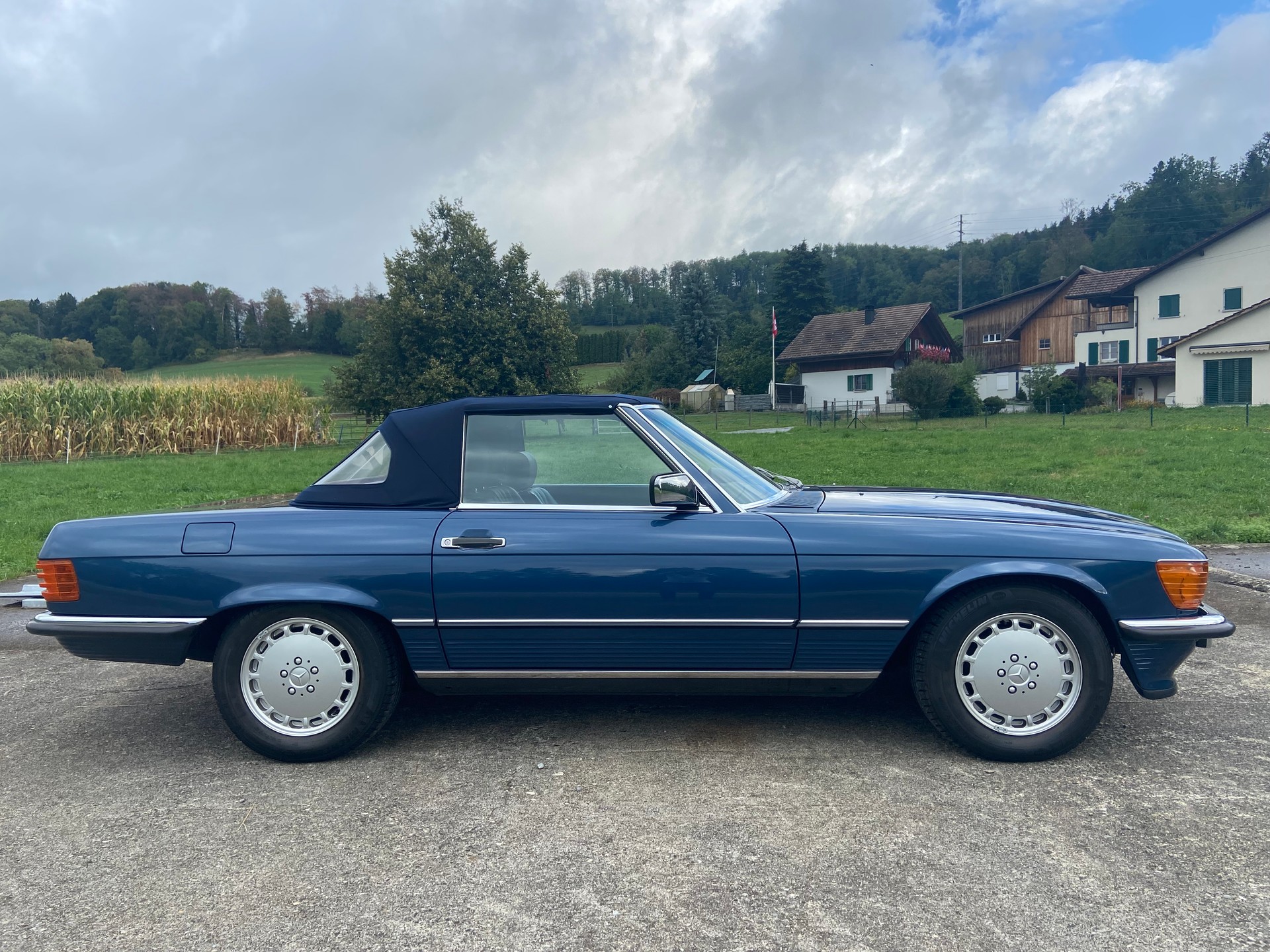MERCEDES-BENZ 300 SL CH- Auslieferung aus 2. Hand im Sammlerzustand-image-1