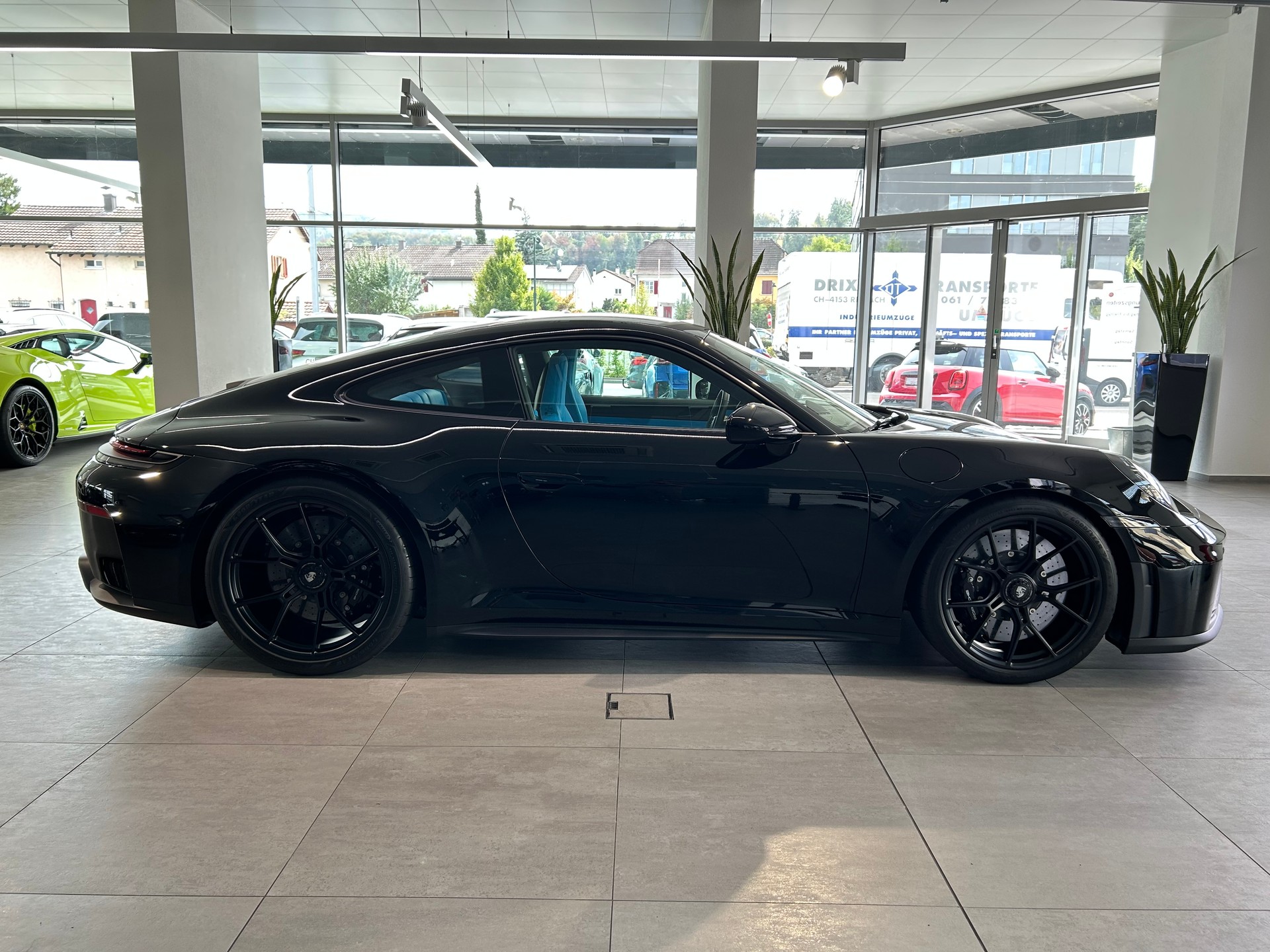PORSCHE 911 GT3 Touring-image-4