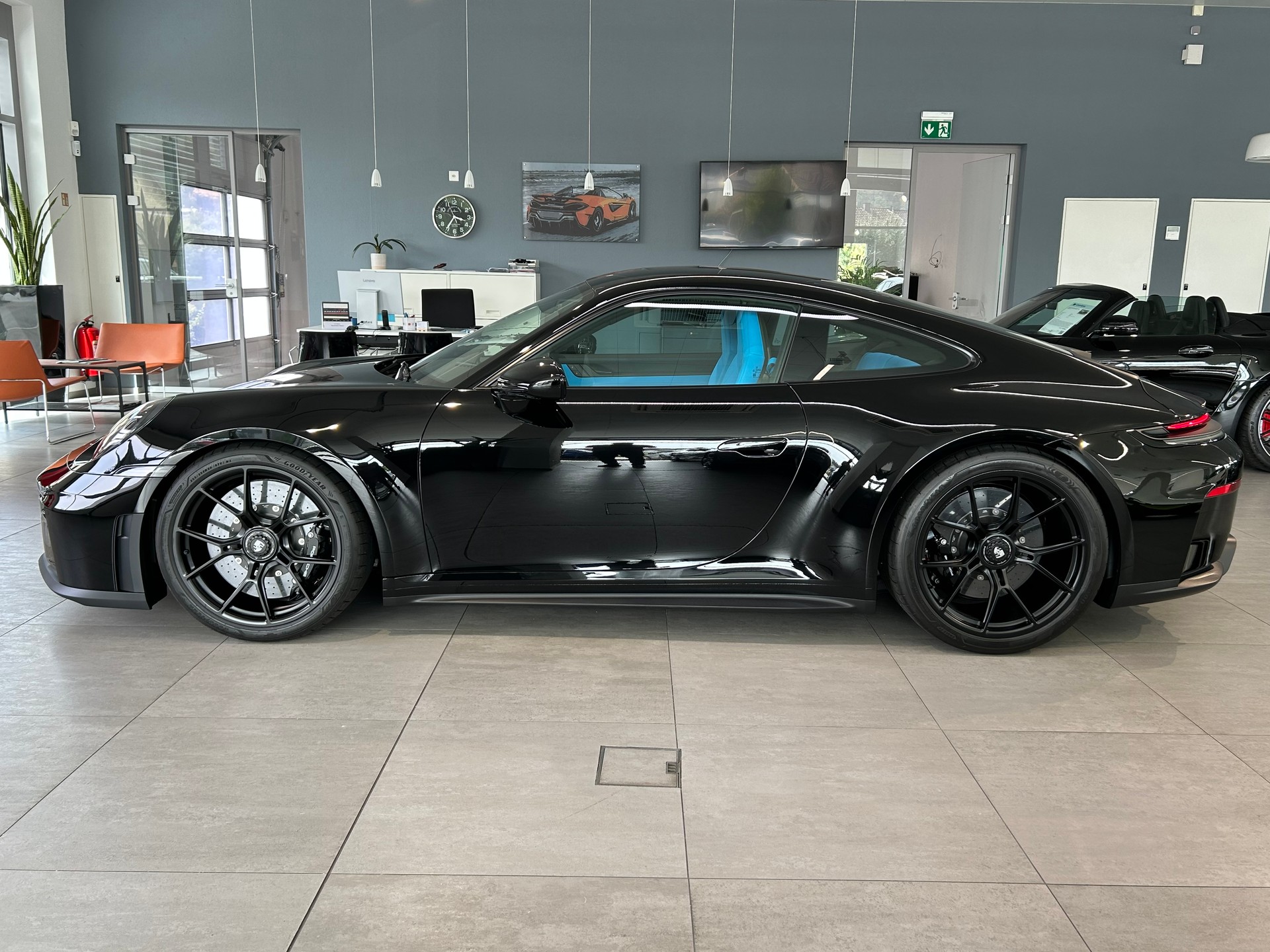PORSCHE 911 GT3 Touring-showroom-element-3