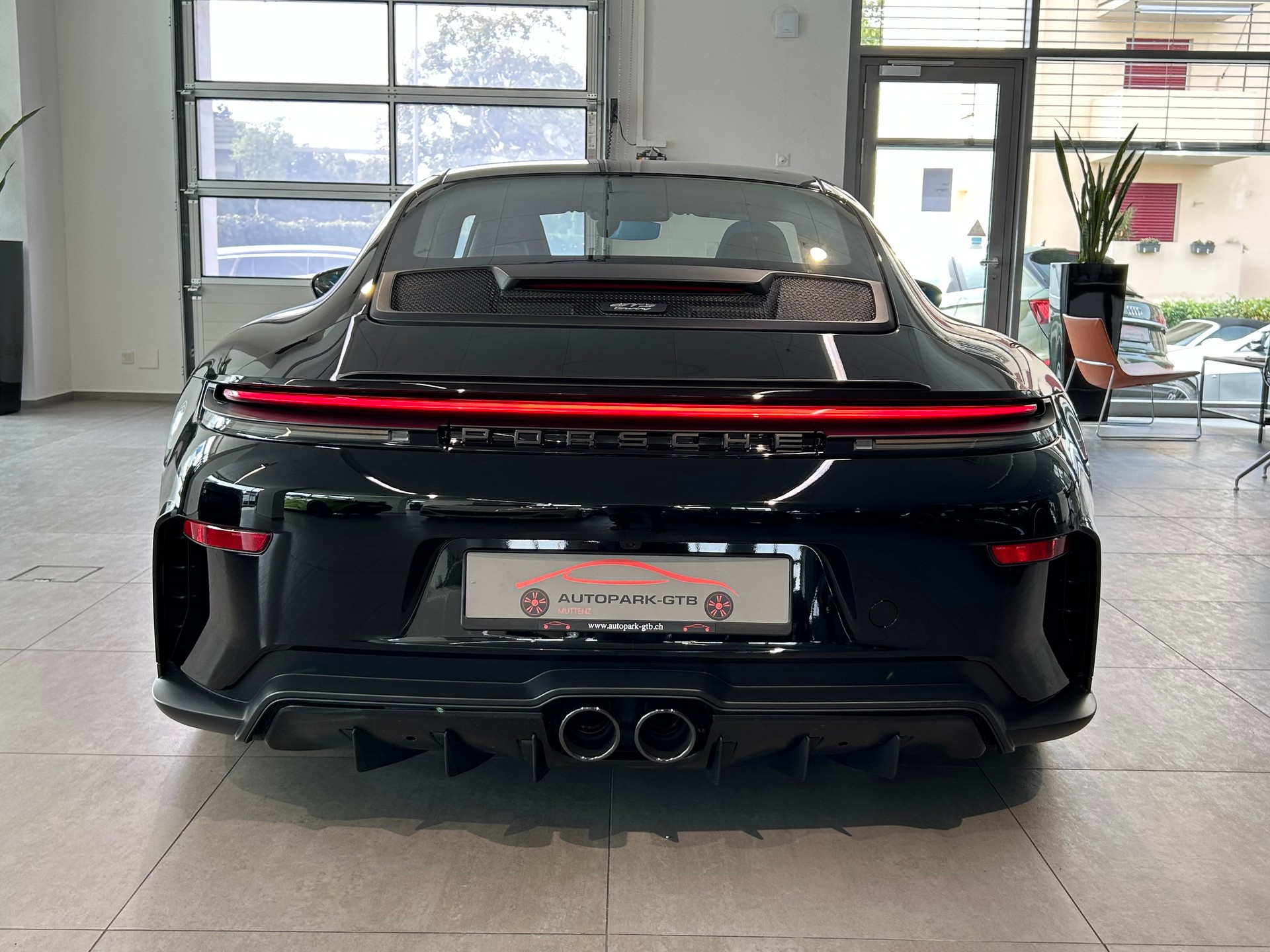 PORSCHE 911 GT3 Touring-image-7