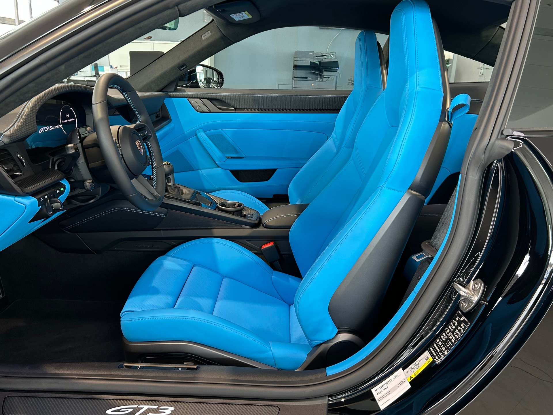 PORSCHE 911 GT3 Touring-image-9
