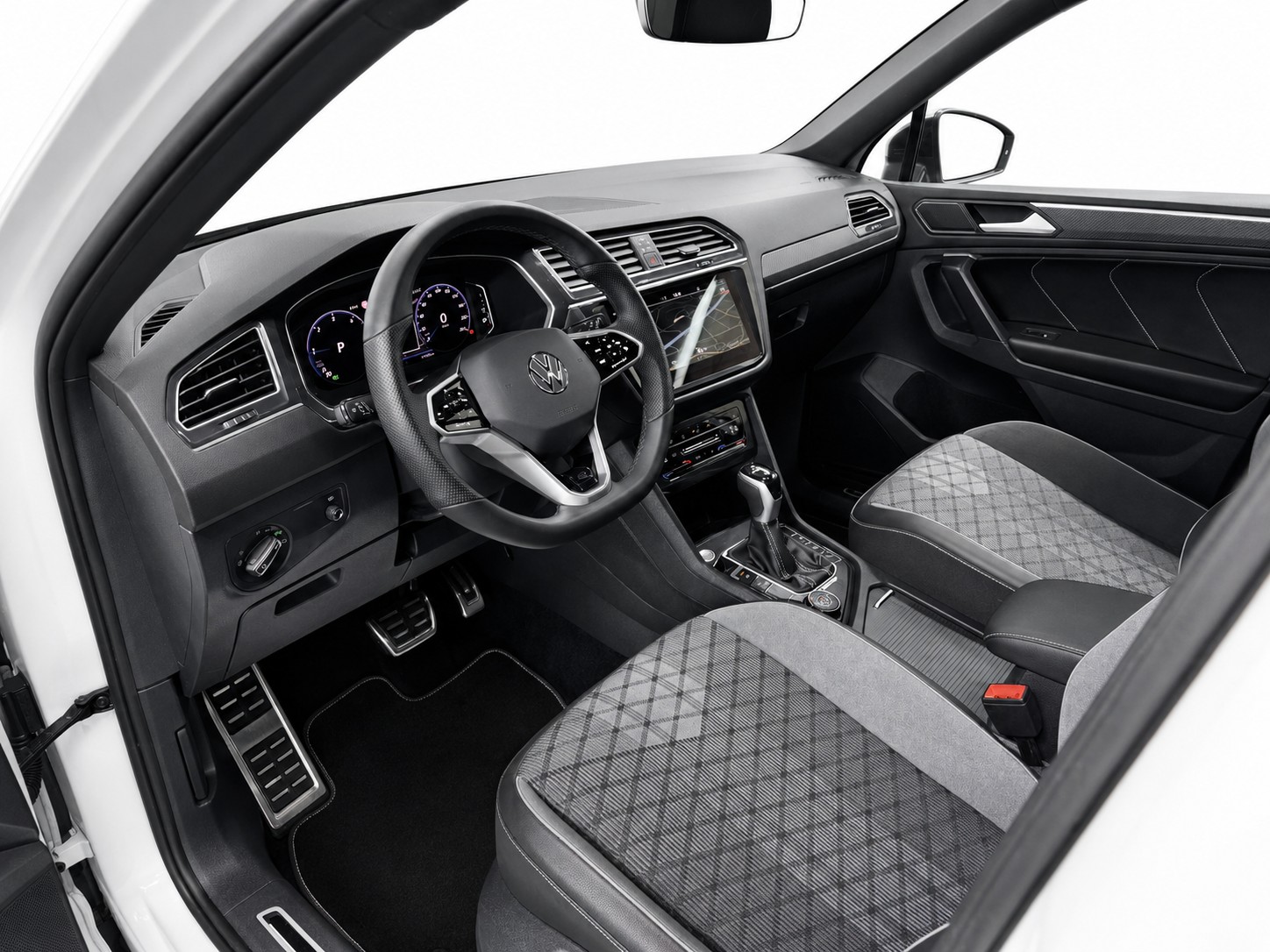 VW Tiguan Allspace 2.0 TDI SCR R-Line 4Motion DSG *7-Plätzer * Anhängerkupplung * Panorama-Glasdach * Black Style * Standheizung *-image-8