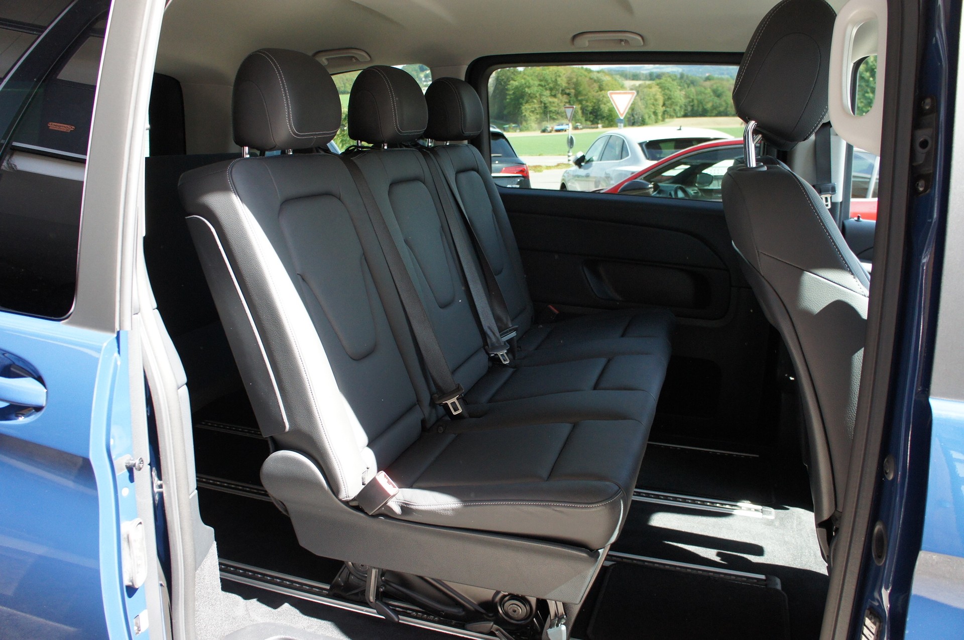 MERCEDES-BENZ V 300 d kompakt 4Matic 9G-Tronic kurz-image-9