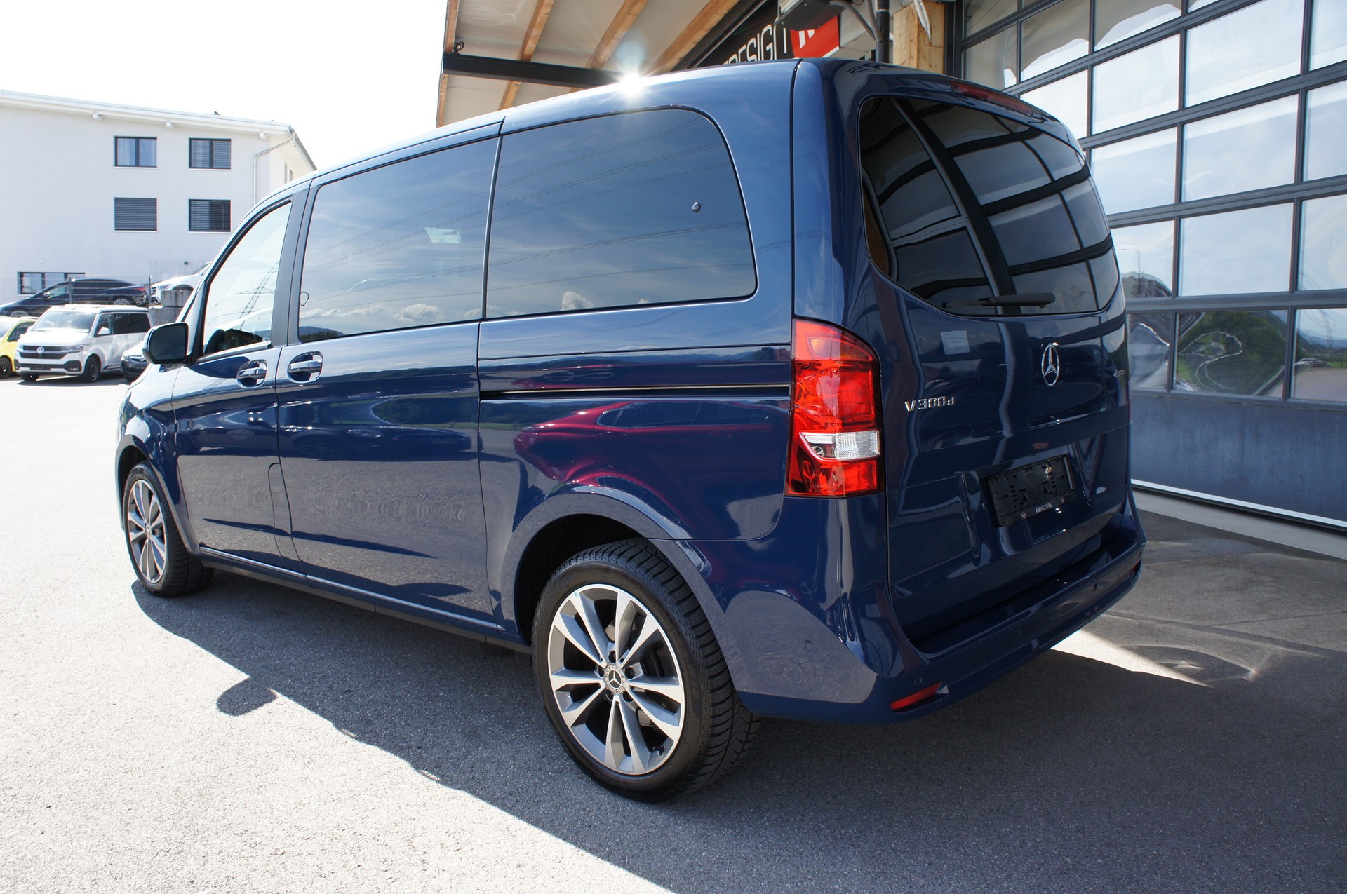 MERCEDES-BENZ V 300 d kompakt 4Matic 9G-Tronic kurz-showroom-element-2