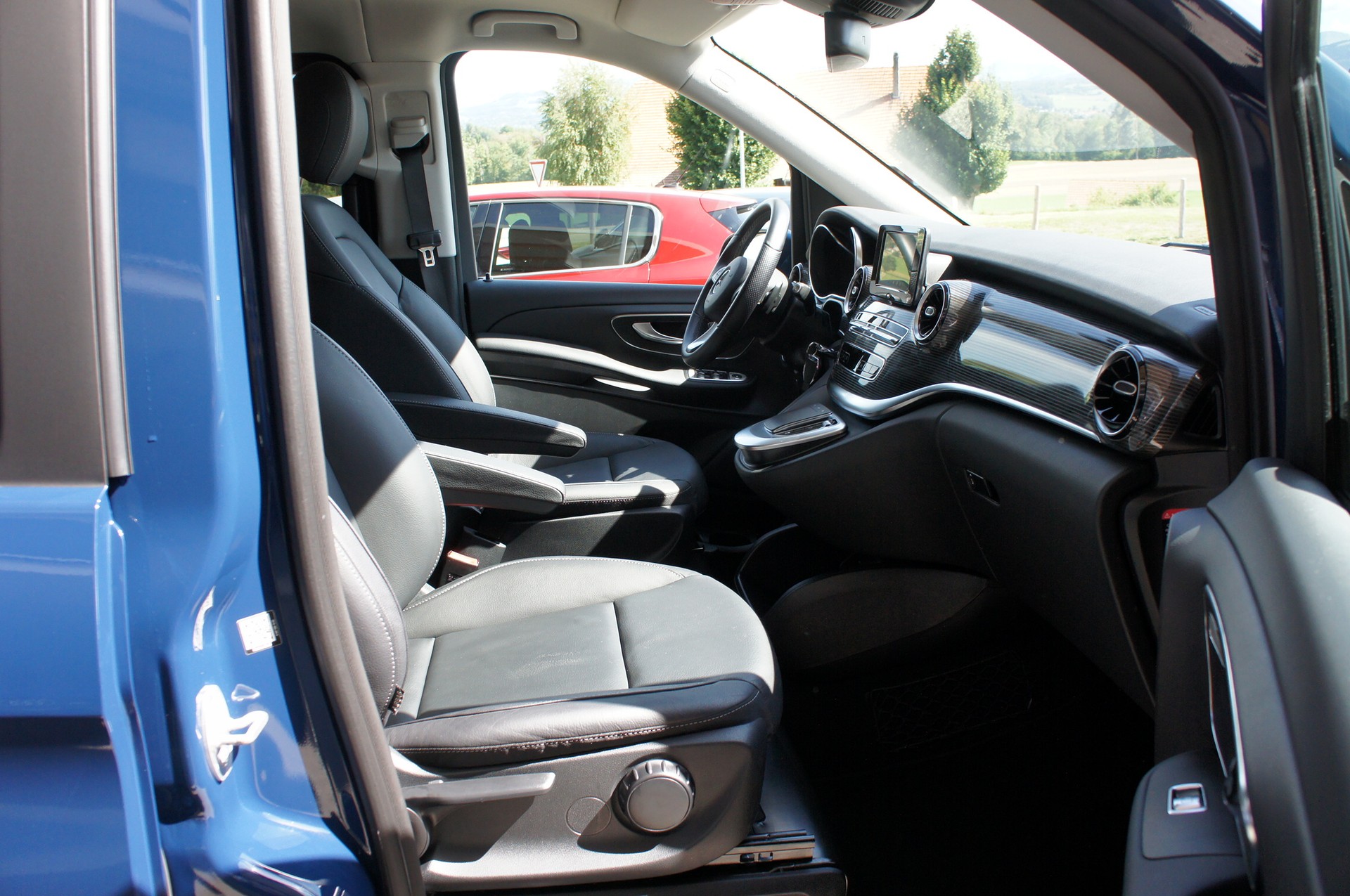 MERCEDES-BENZ V 300 d kompakt 4Matic 9G-Tronic kurz-image-8