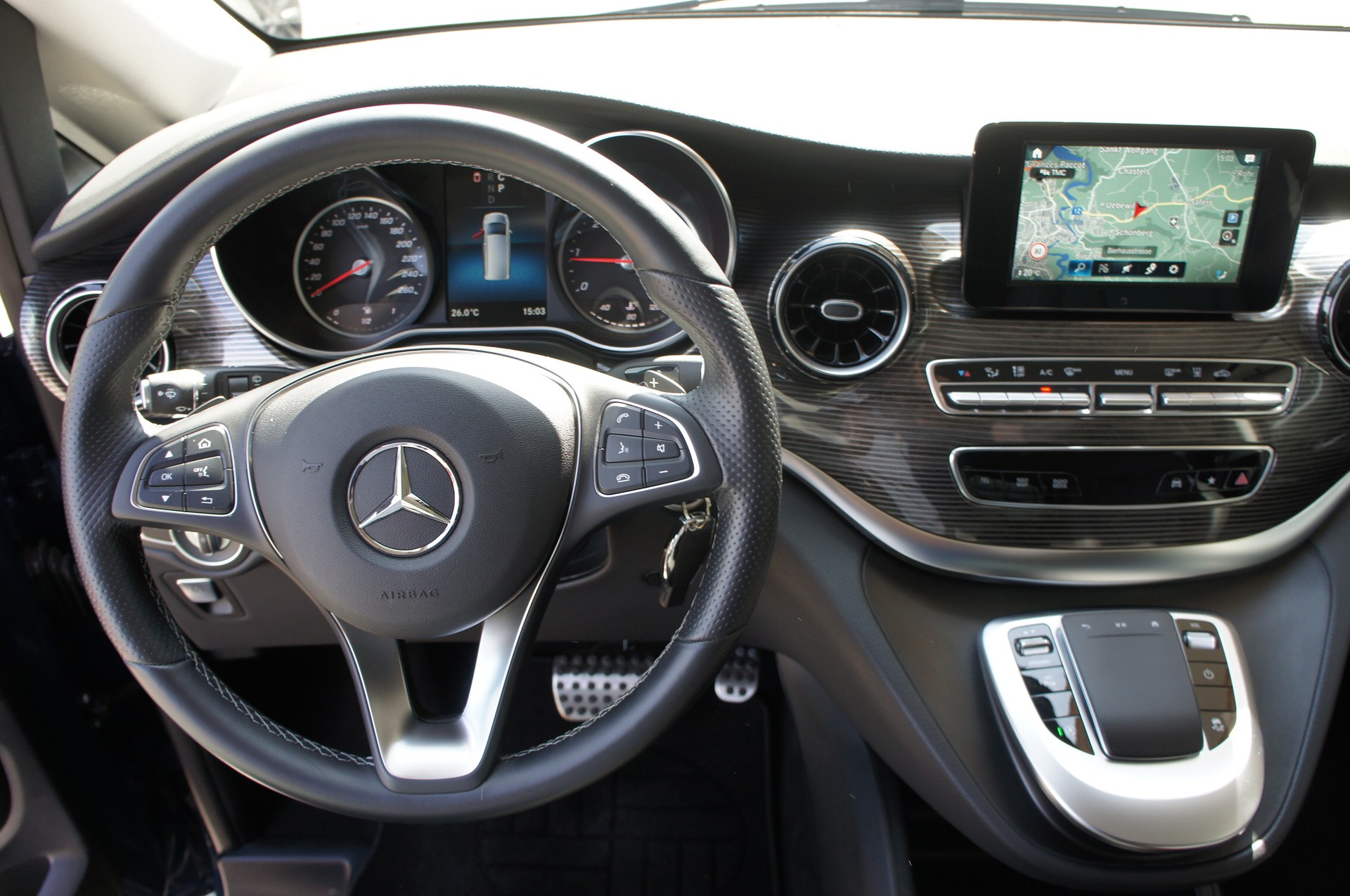 MERCEDES-BENZ V 300 d kompakt 4Matic 9G-Tronic kurz-image-24