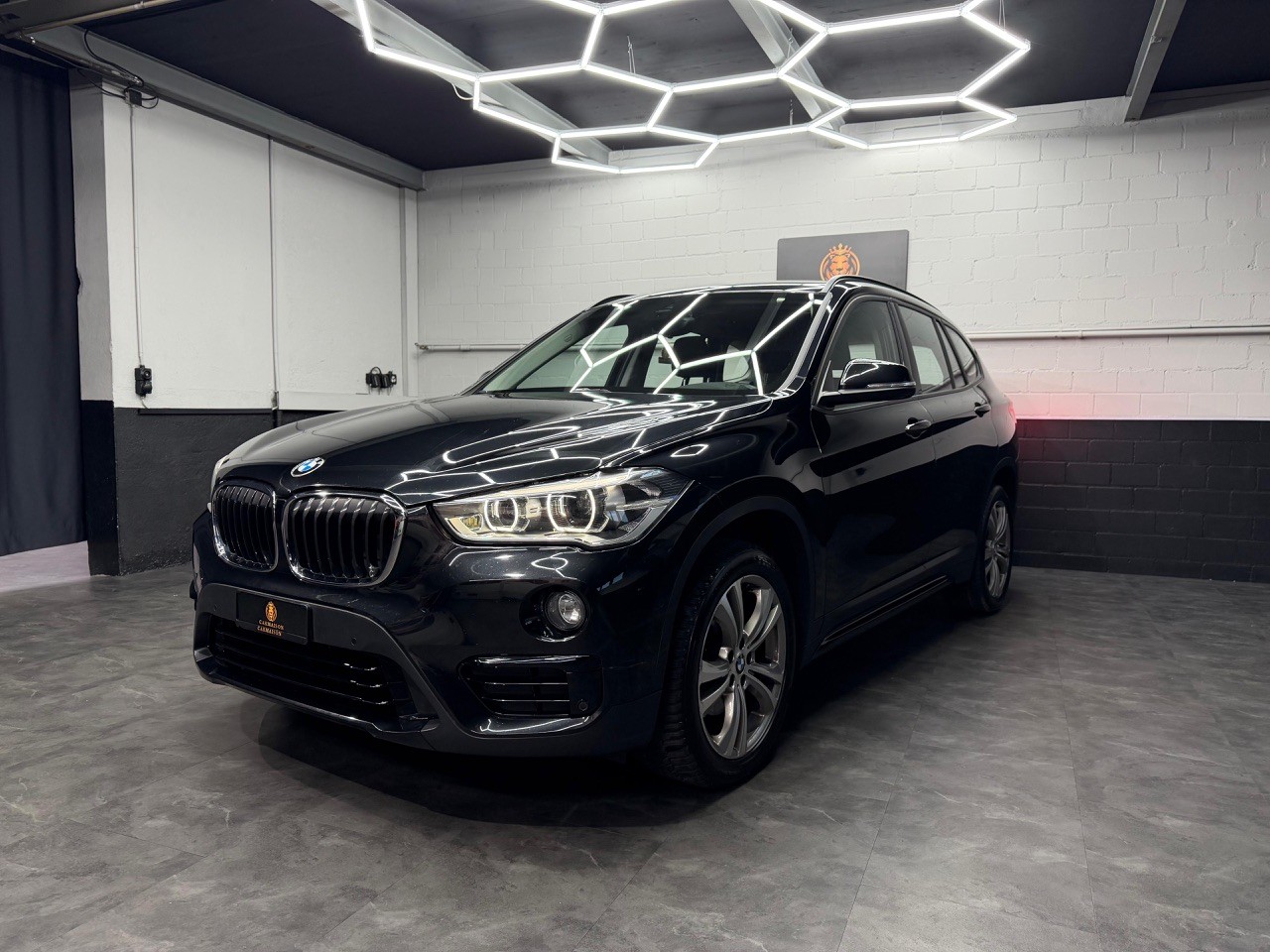 BMW X1 xDrive 18d Sport Line | ACC | Head-Up Display | Rückfahrkamera | CH-Auto-showroom-element-2