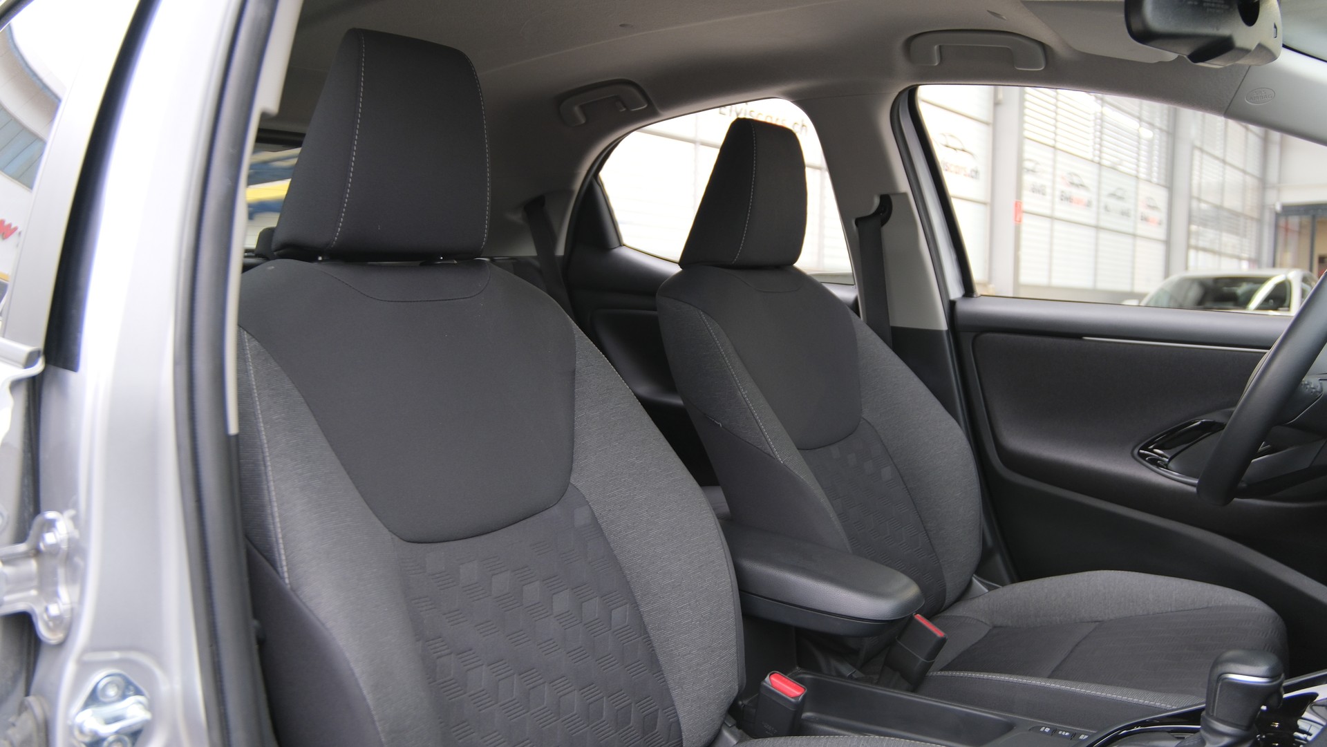 TOYOTA Yaris 1.5 Trend e-CVT-image-13