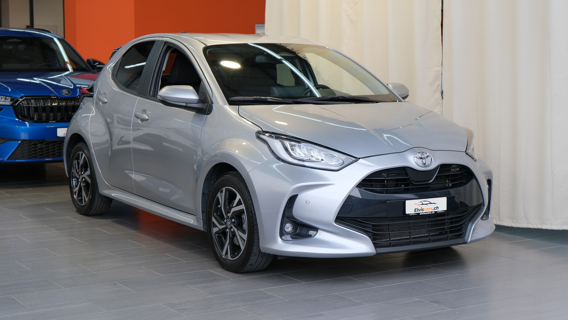 TOYOTA Yaris 1.5 Trend e-CVT-showroom-element-1