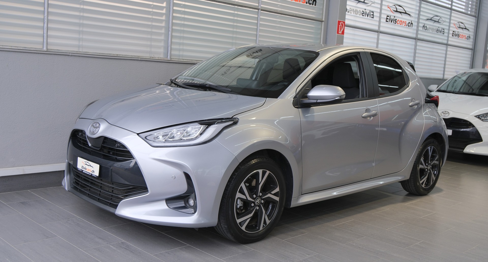 TOYOTA Yaris 1.5 Trend e-CVT-image-6