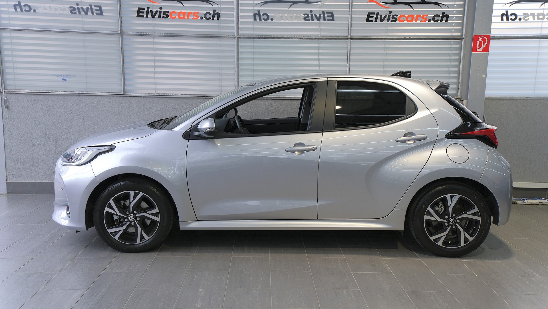TOYOTA Yaris 1.5 Trend e-CVT-image-7