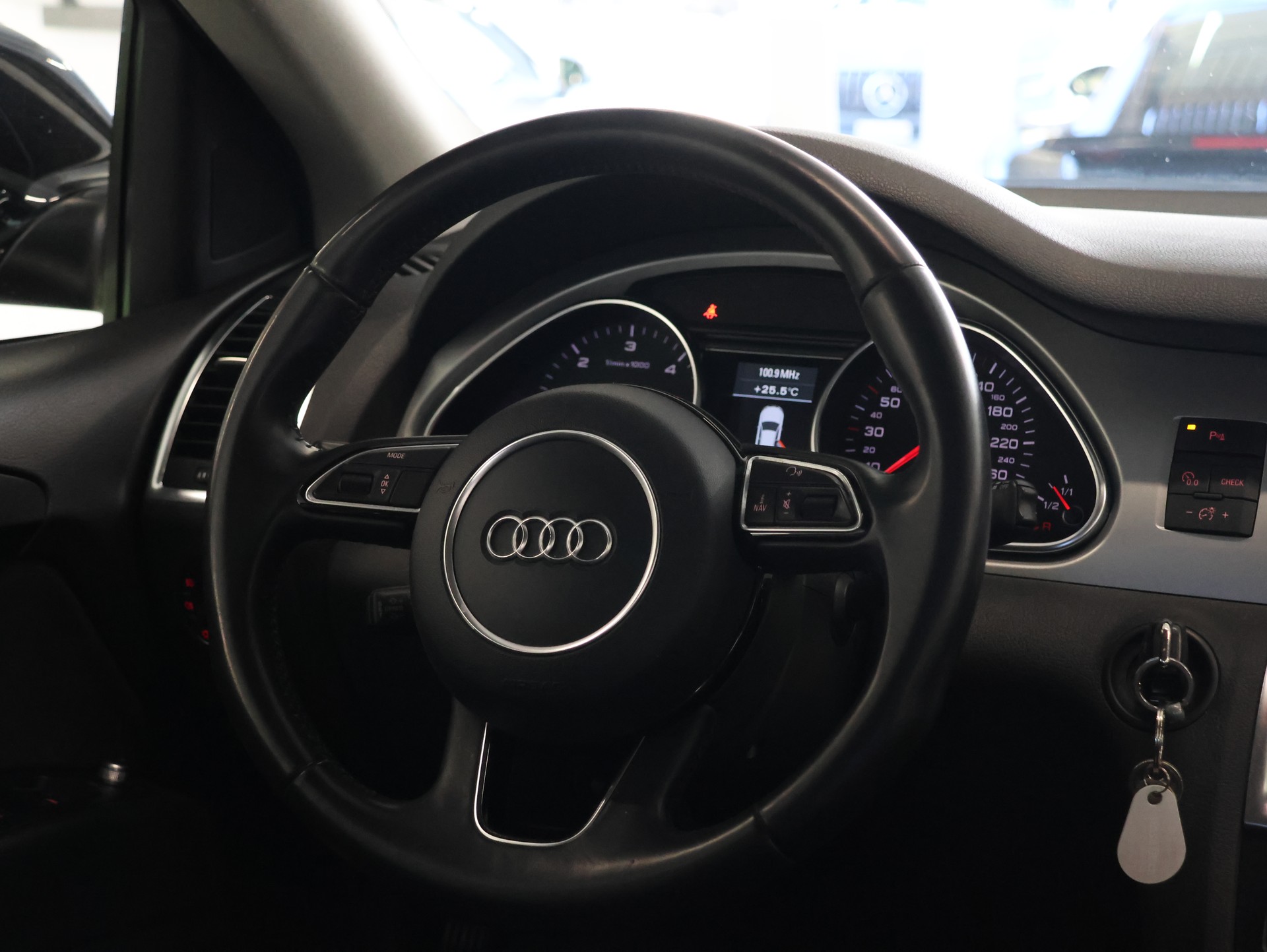 AUDI Q7 3.0 TDI quattro tiptronic-image-17