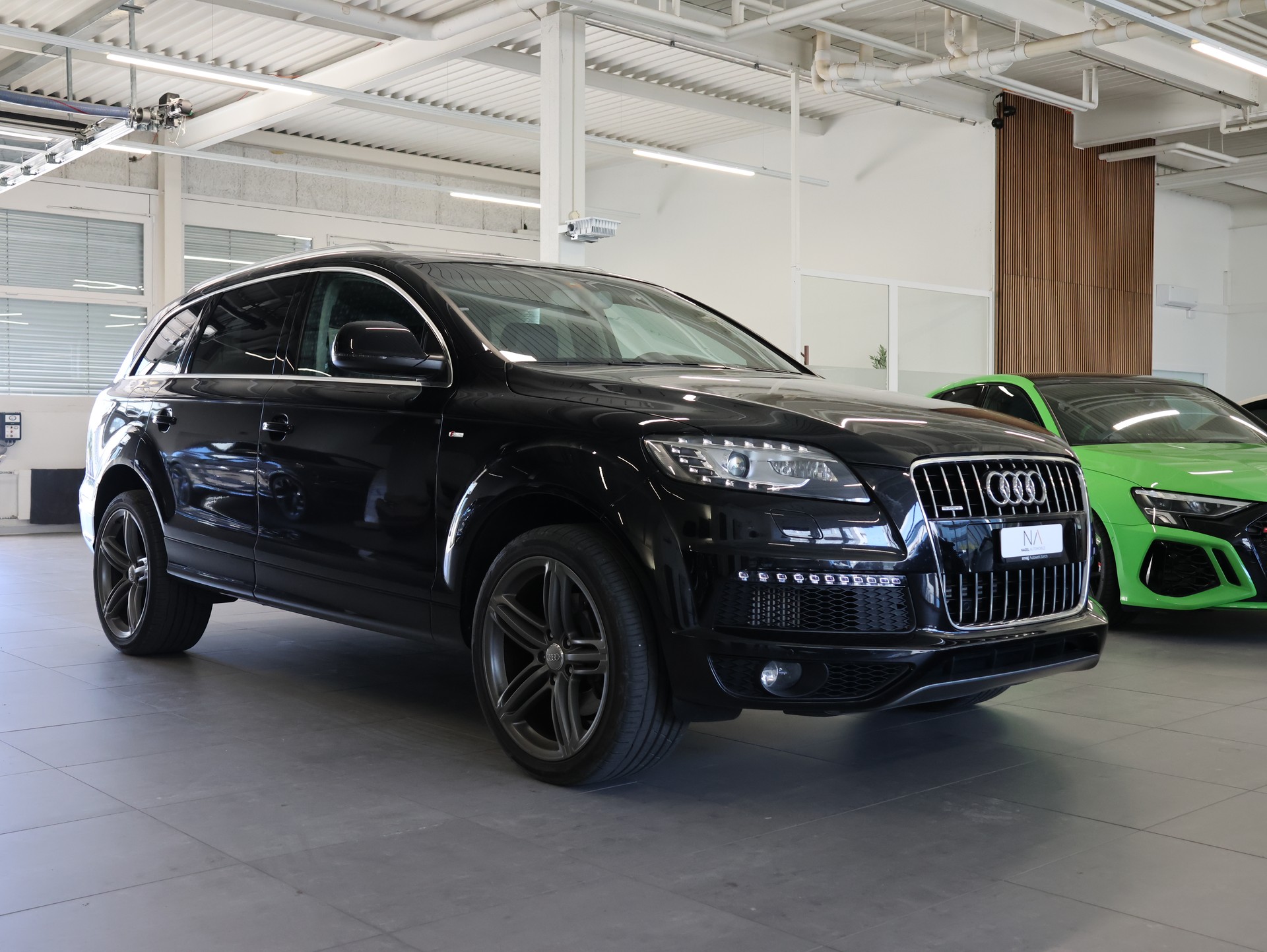AUDI Q7 3.0 TDI quattro tiptronic-showroom-element-1