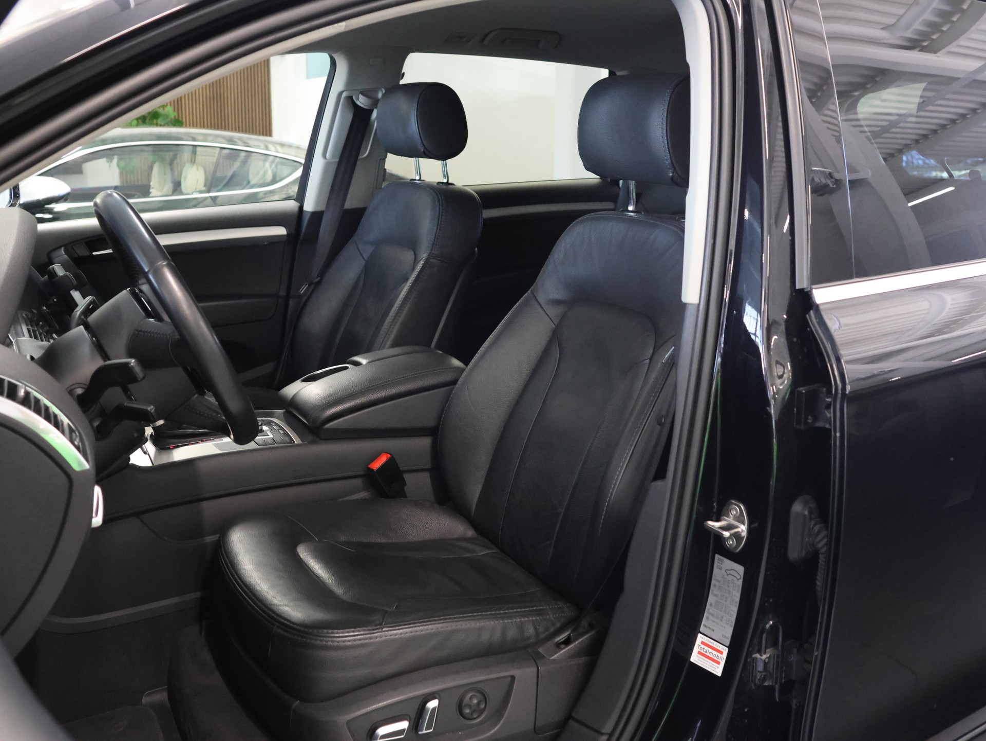 AUDI Q7 3.0 TDI quattro tiptronic-image-10