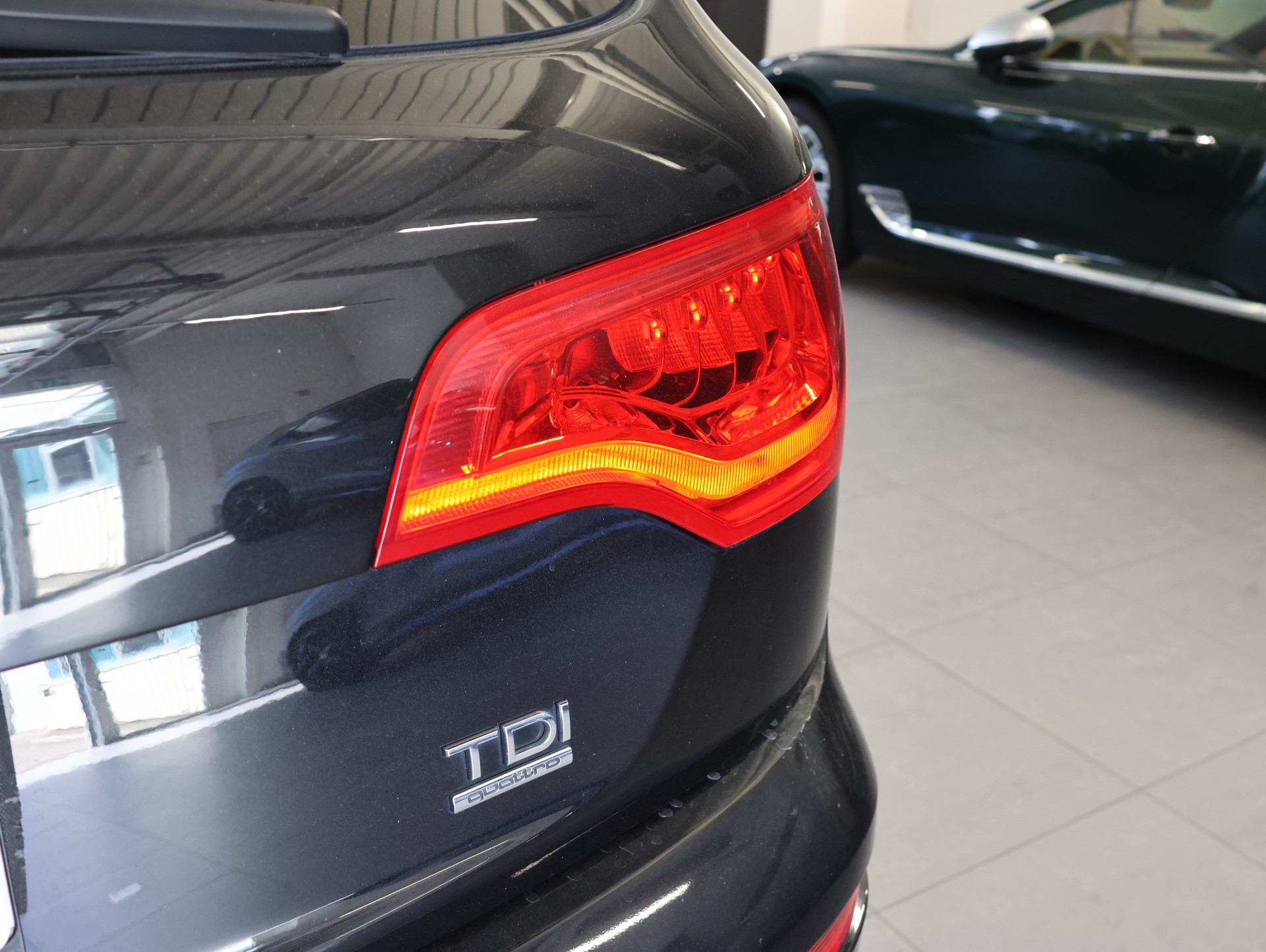 AUDI Q7 3.0 TDI quattro tiptronic-image-6