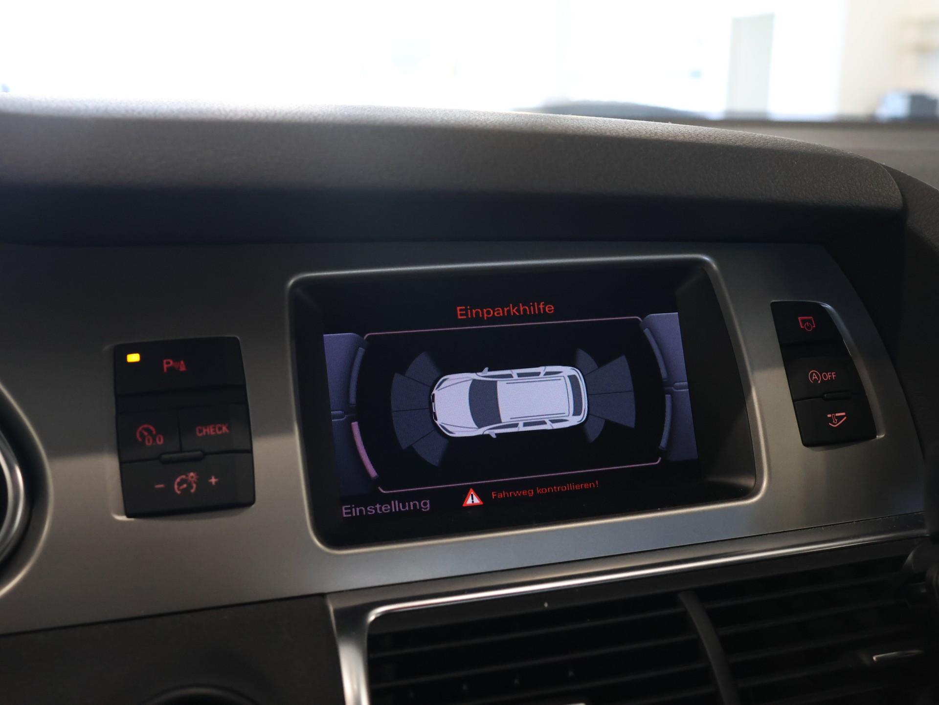 AUDI Q7 3.0 TDI quattro tiptronic-image-11