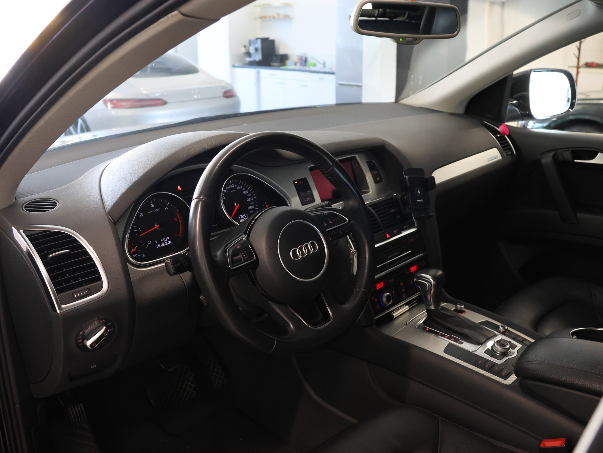 AUDI Q7 3.0 TDI quattro tiptronic-image-9