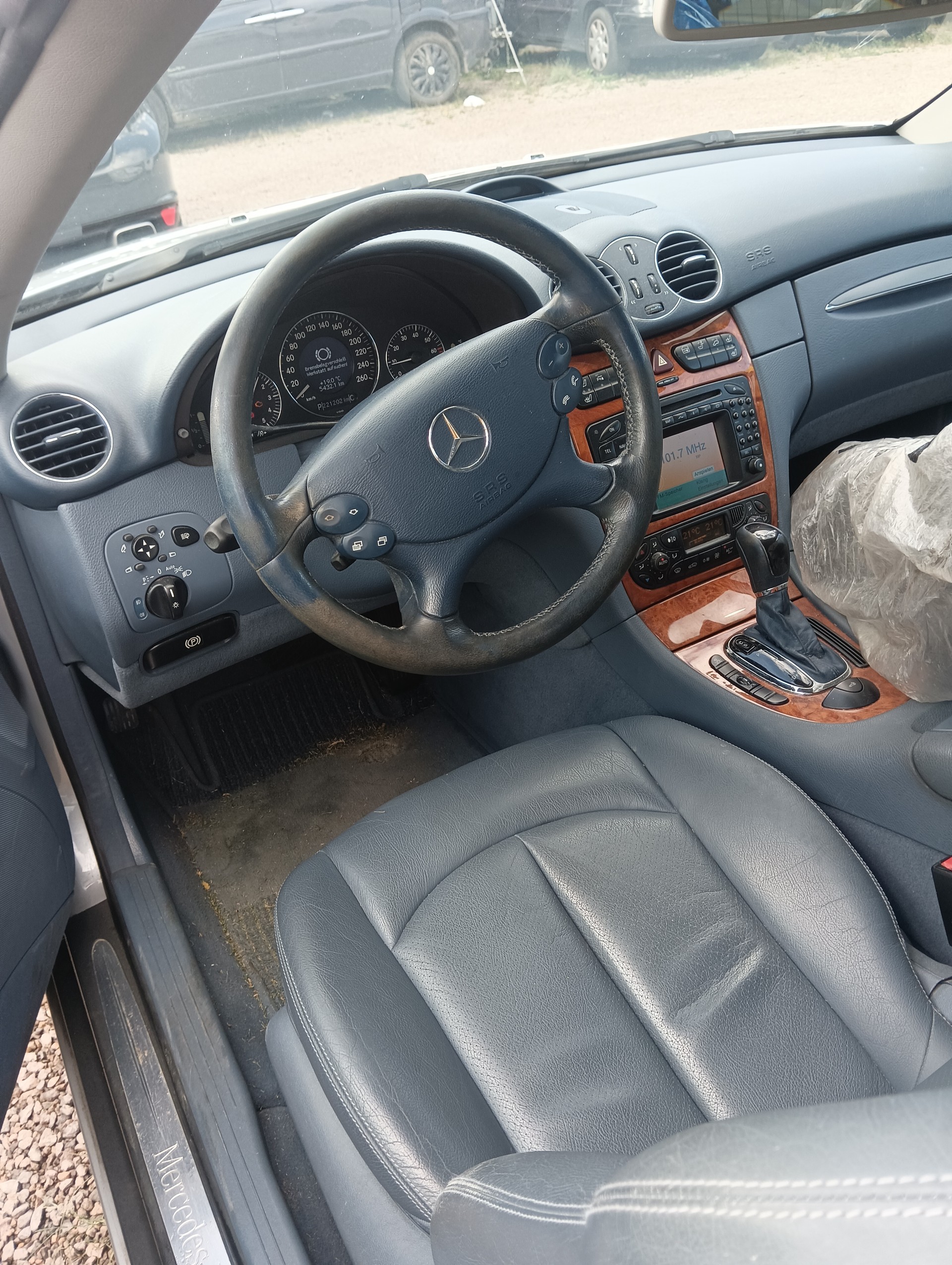MERCEDES-BENZ CLK 200-image-5