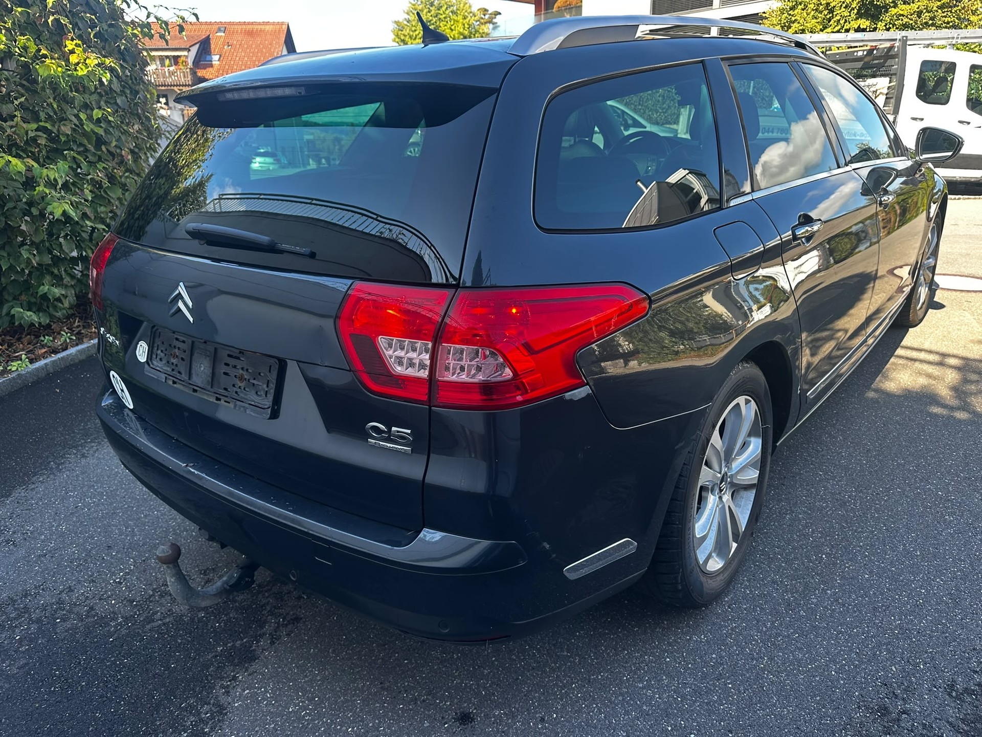 CITROEN C5 Tourer 2.7 HDi V6 Dynamique+ Automatic-image-2