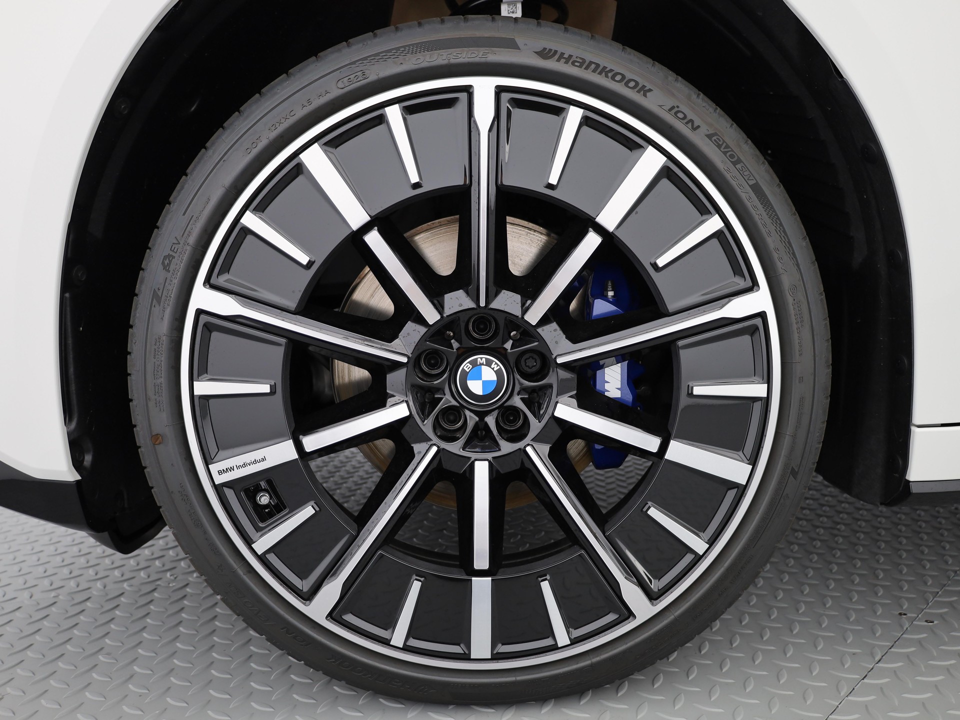 BMW iX3 NA5 50 xDrive-image-21