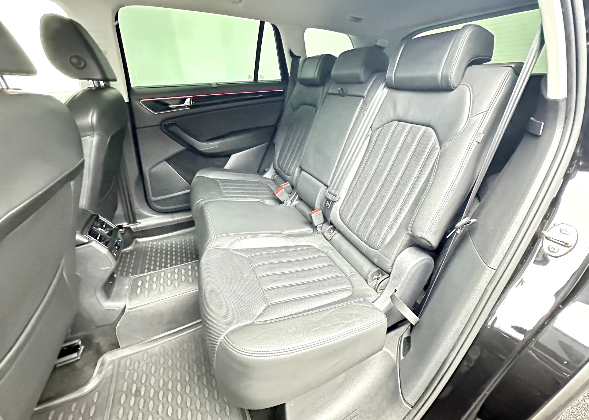 SKODA Kodiaq 2.0 TDI SCR L&K 4x4 DSG 7-Plätzer-image-19