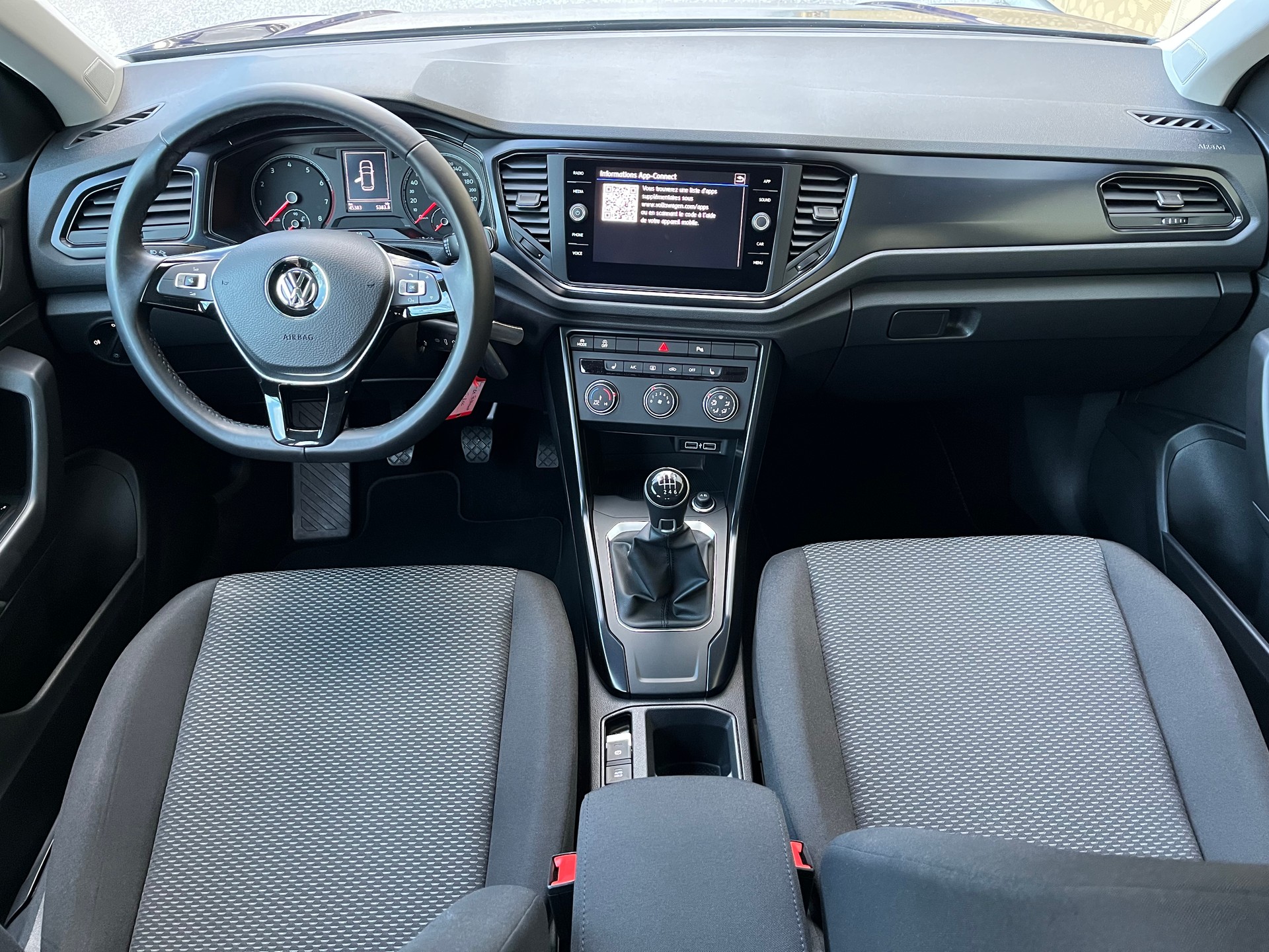 VW T-Roc 1.0 TSI-image-10