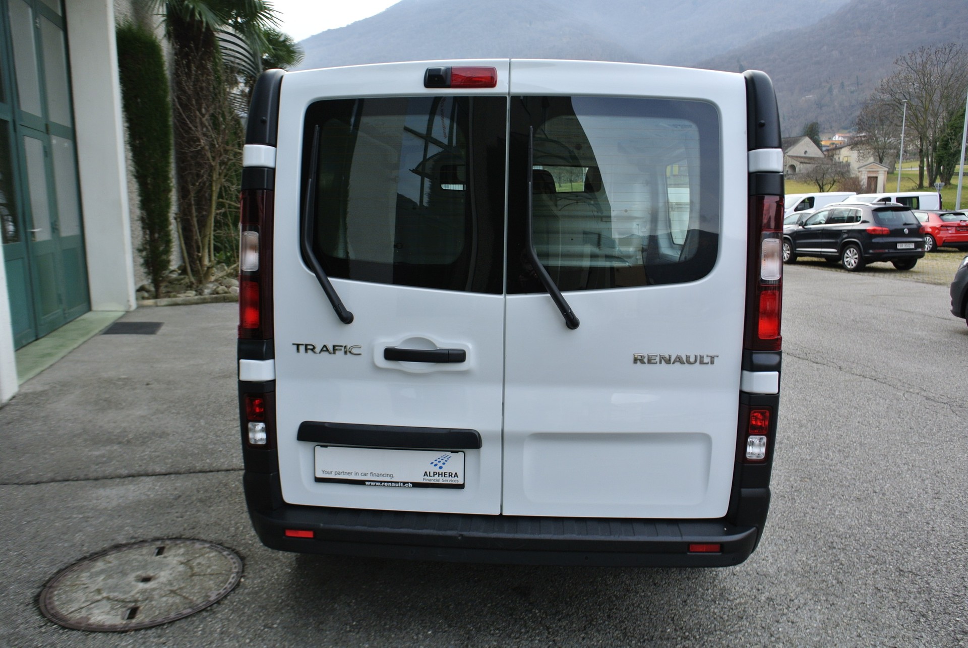 RENAULT Trafic 2.0 Energy dCi 120 3.0t Business L1H1-image-9