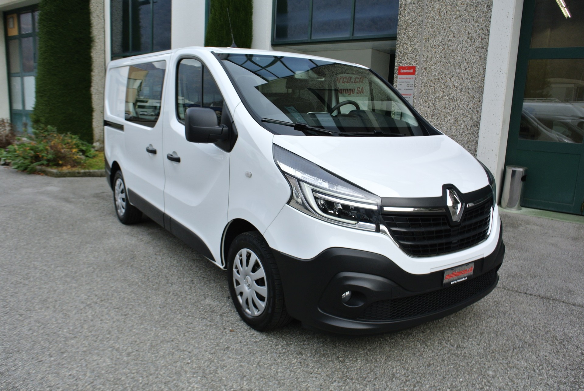 RENAULT Trafic 2.0 Energy dCi 120 3.0t Business L1H1-image-4