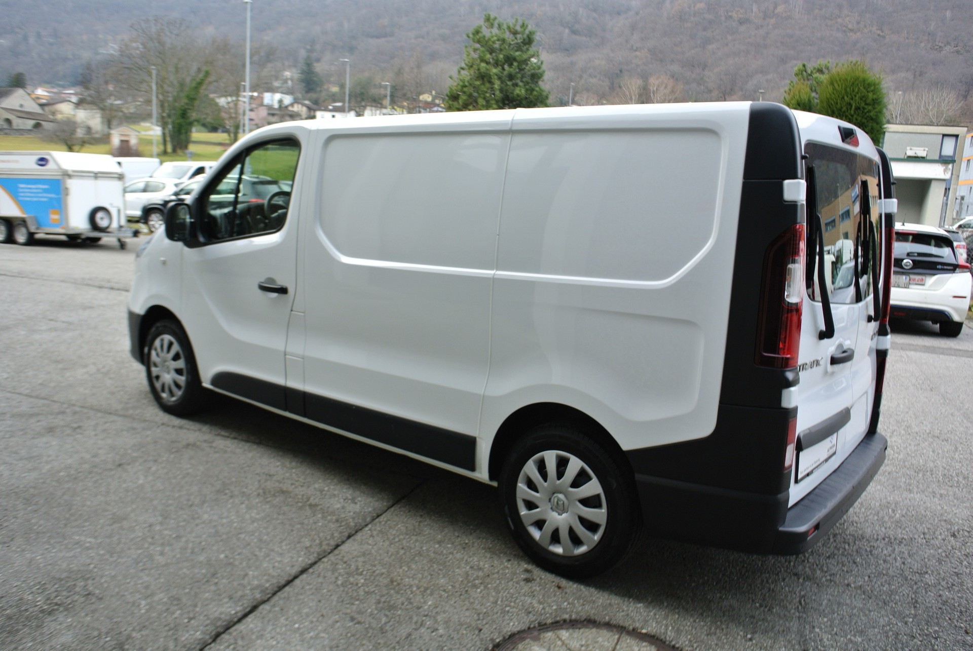 RENAULT Trafic 2.0 Energy dCi 120 3.0t Business L1H1-image-11