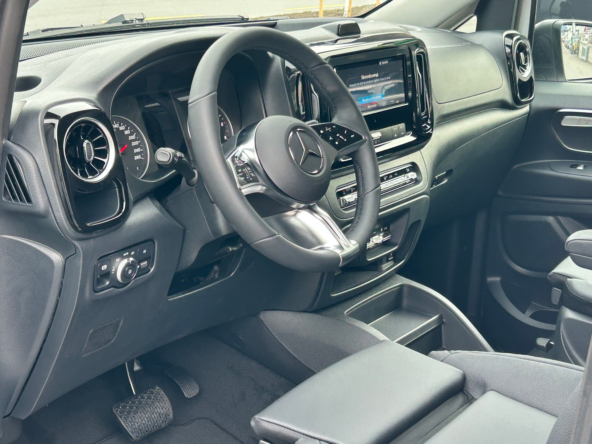 MERCEDES-BENZ Vito 116 CDI Tourer SELECT Family-image-17
