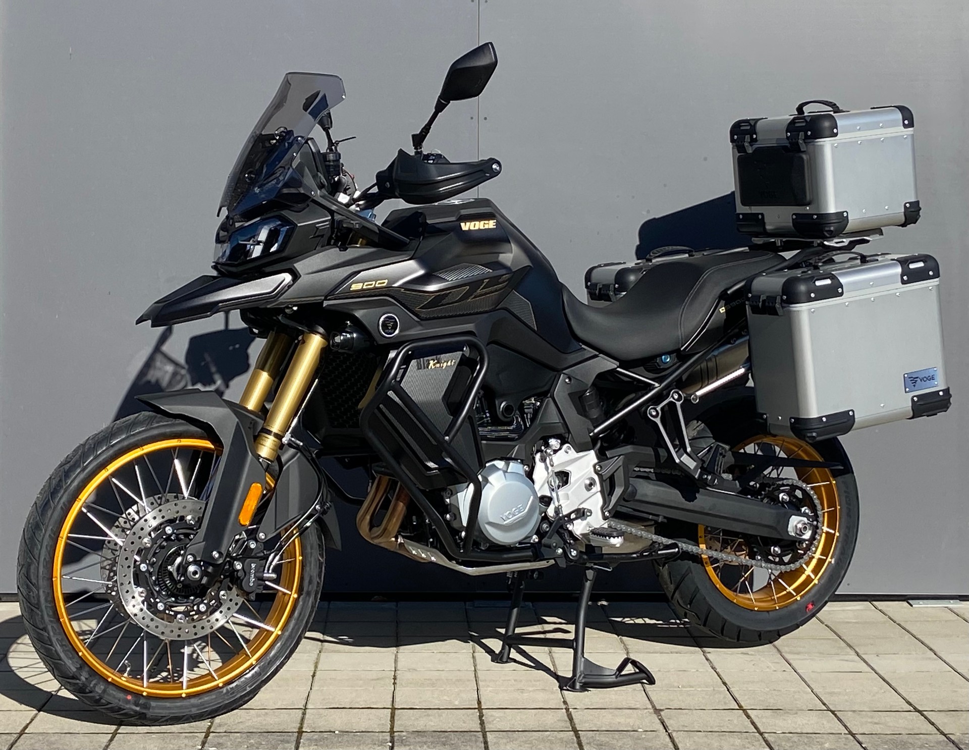 VOGE 900 DSX-image-2