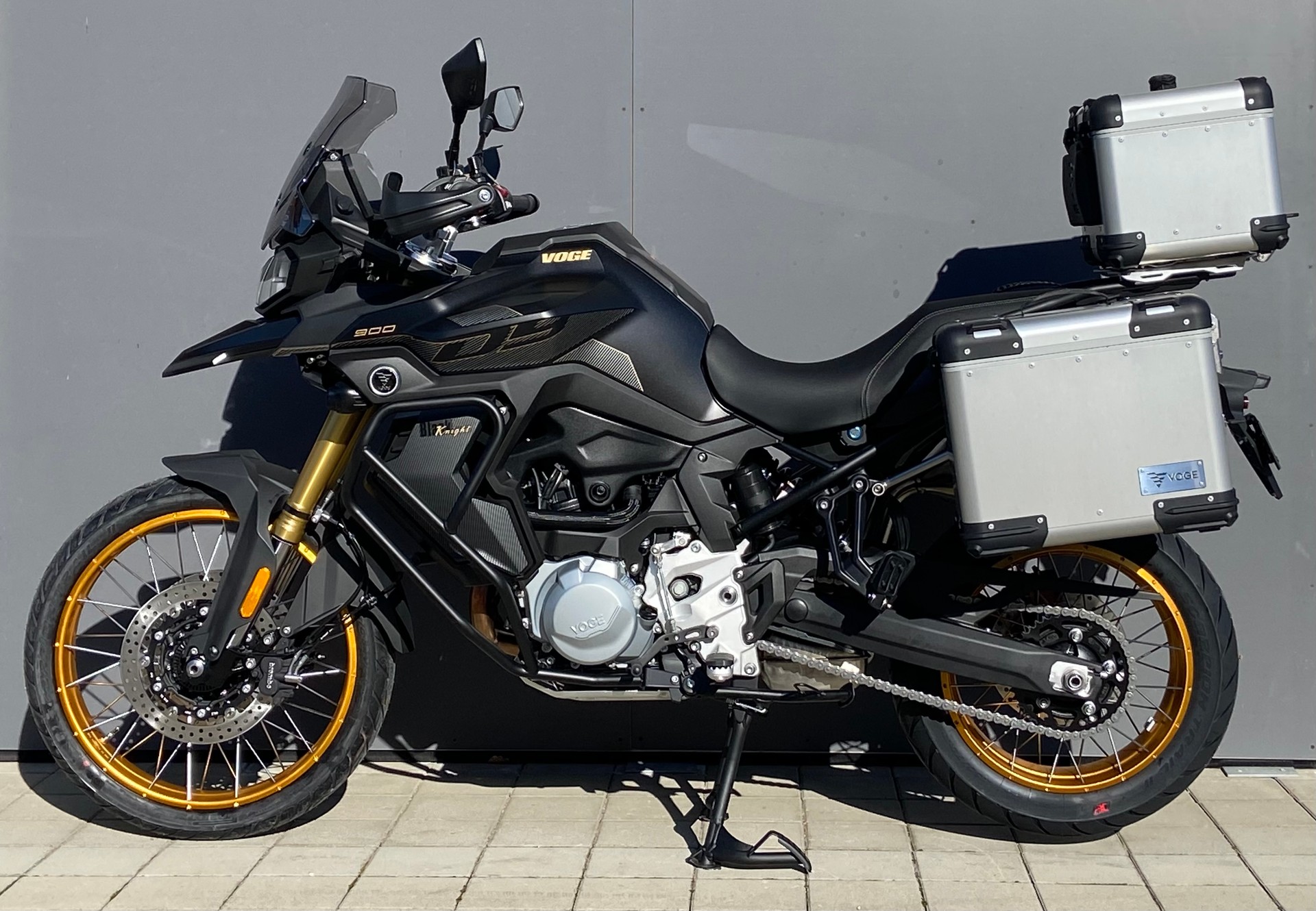 VOGE 900 DSX-image-1