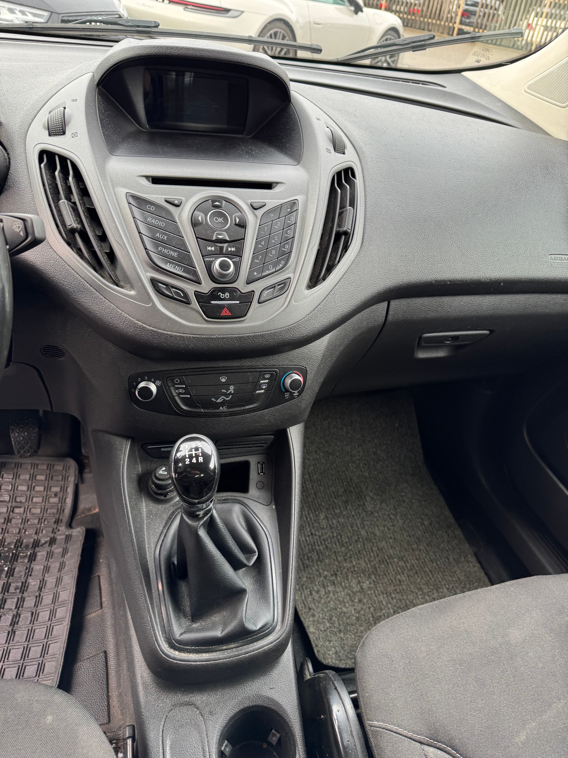 FORD Transit Courier Van 1.0 EcoBoost Trend-image-12
