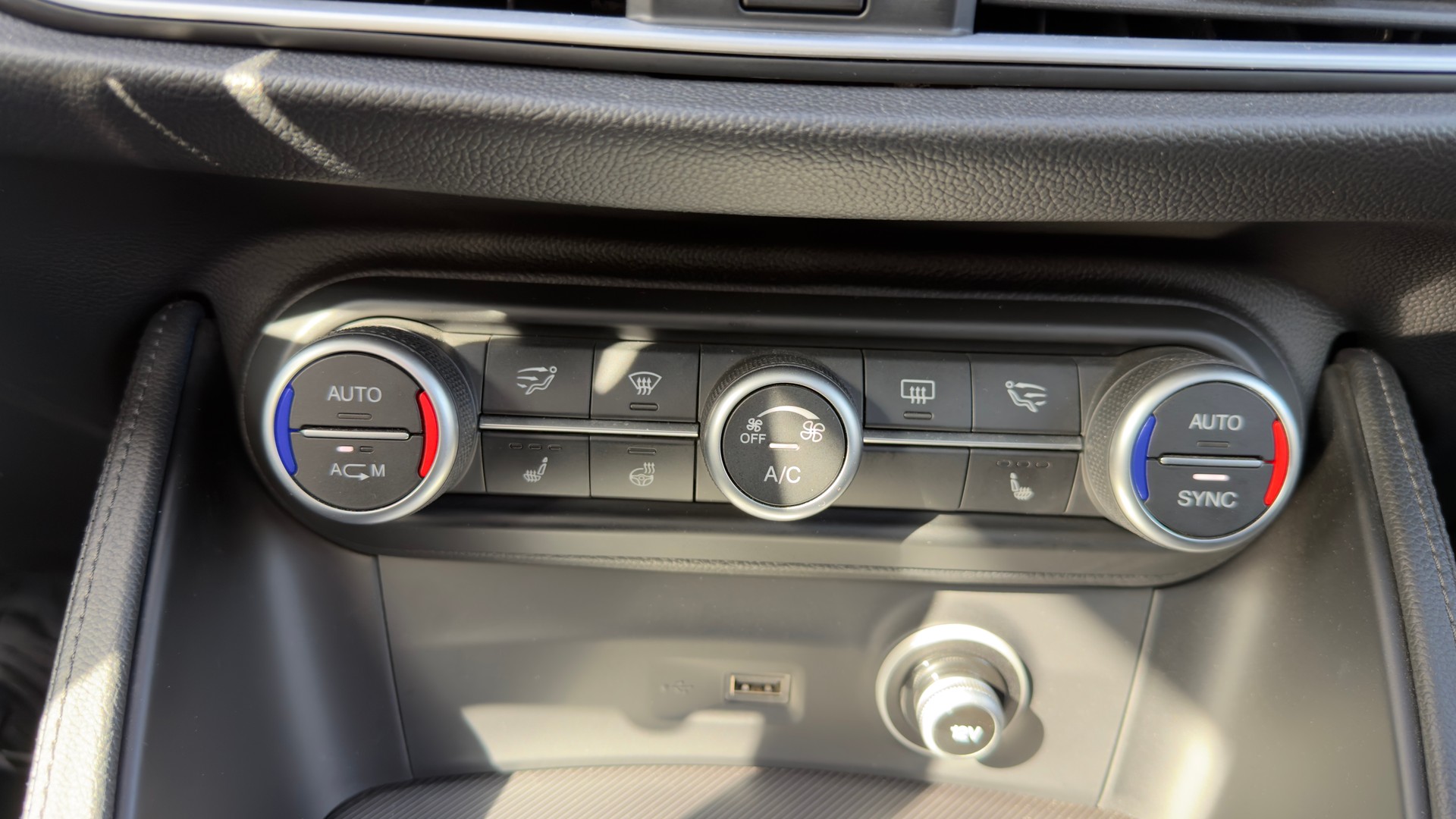 ALFA ROMEO Stelvio 2.2 JTDM Veloce Q4 Automatic-image-14