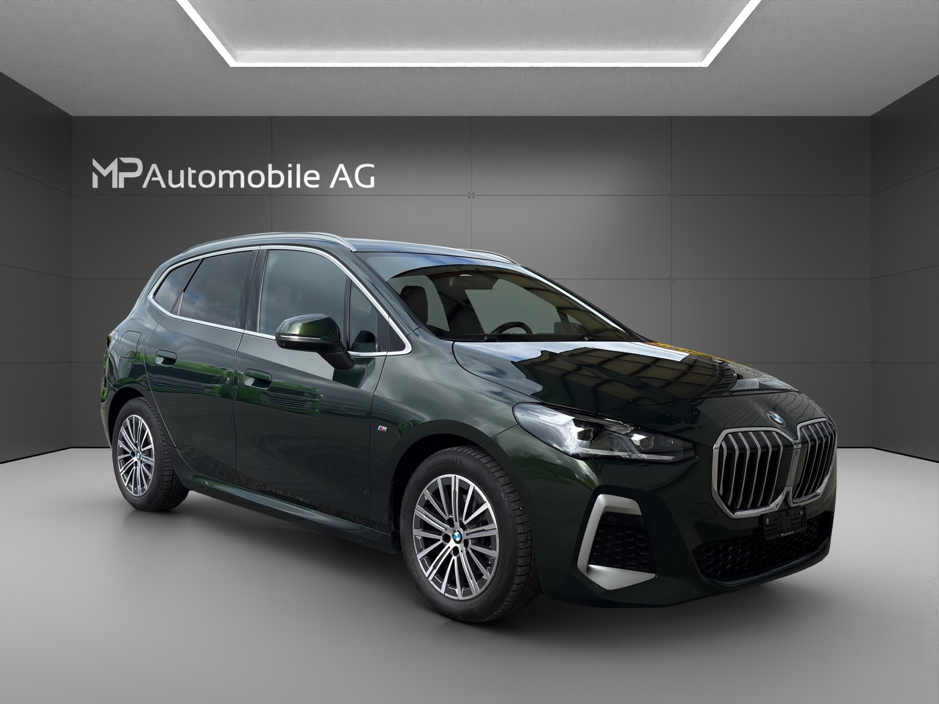 BMW 218d Active Tourer M Sport DKG-showroom-element-1