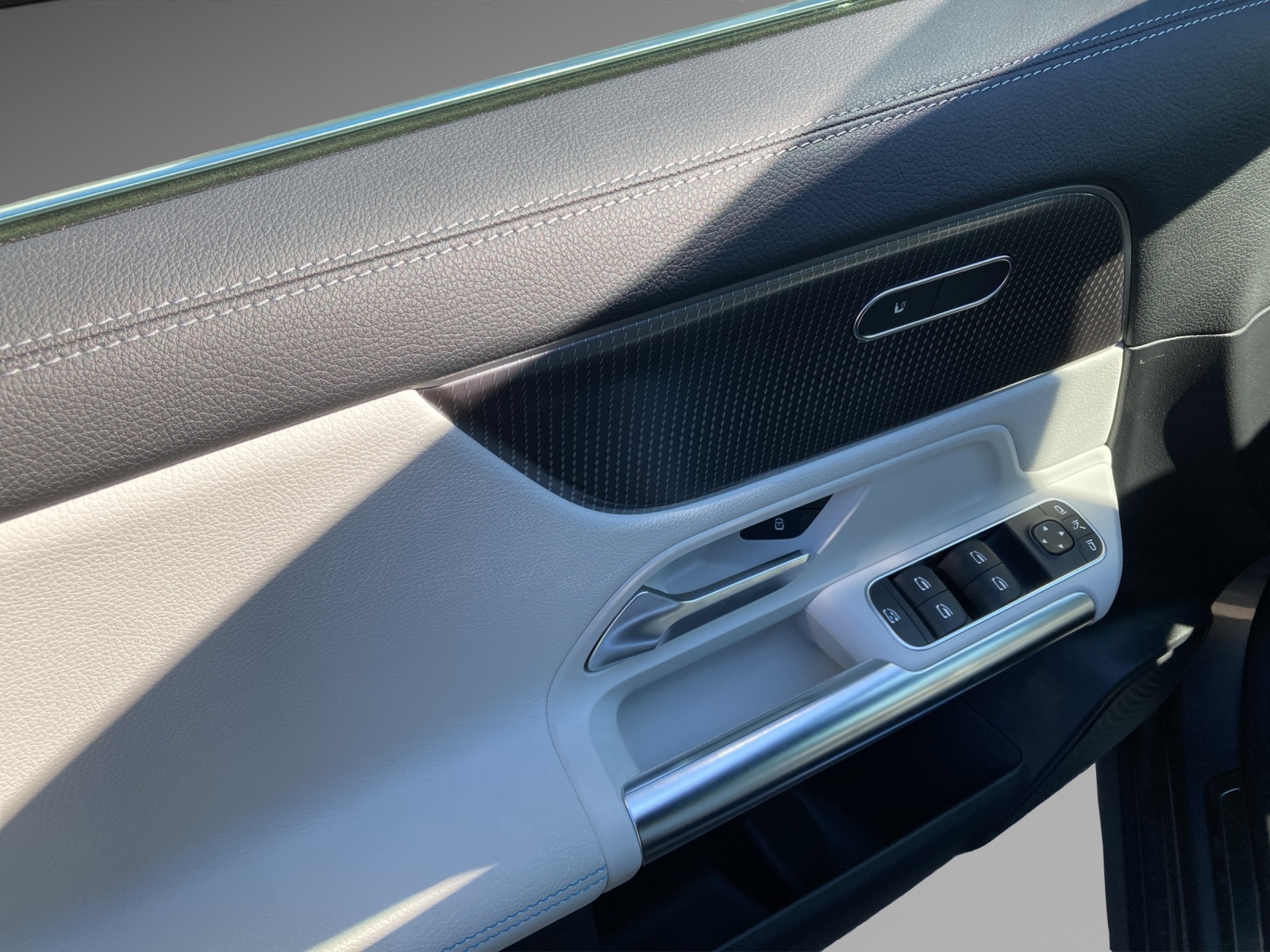 MERCEDES-BENZ EQA 250 Edition 1-image-4