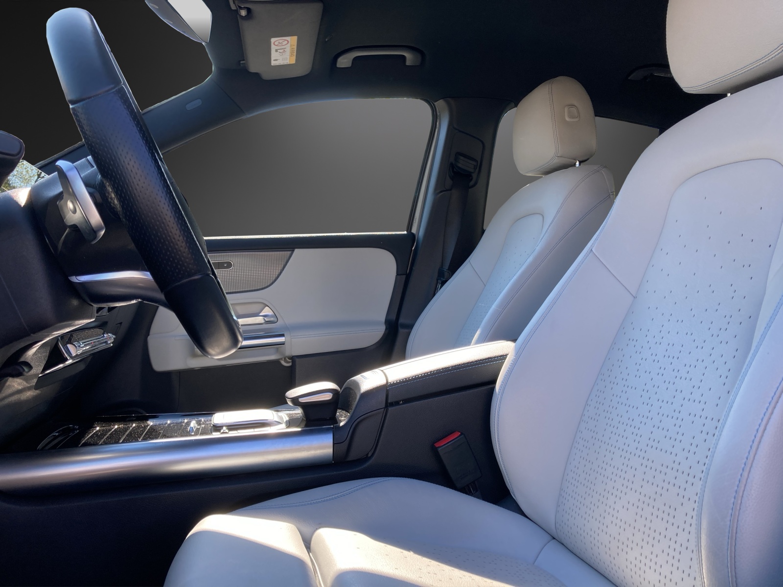 MERCEDES-BENZ EQA 250 Edition 1-image-8