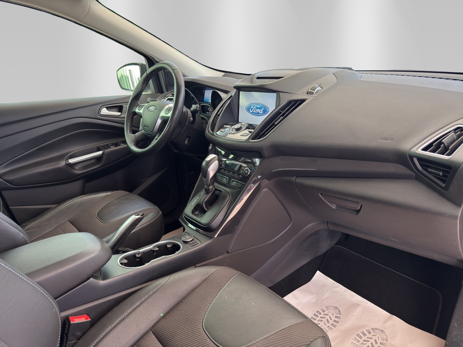 FORD Kuga 2.0 TDCi Titanium 4WD PowerShift-image-12