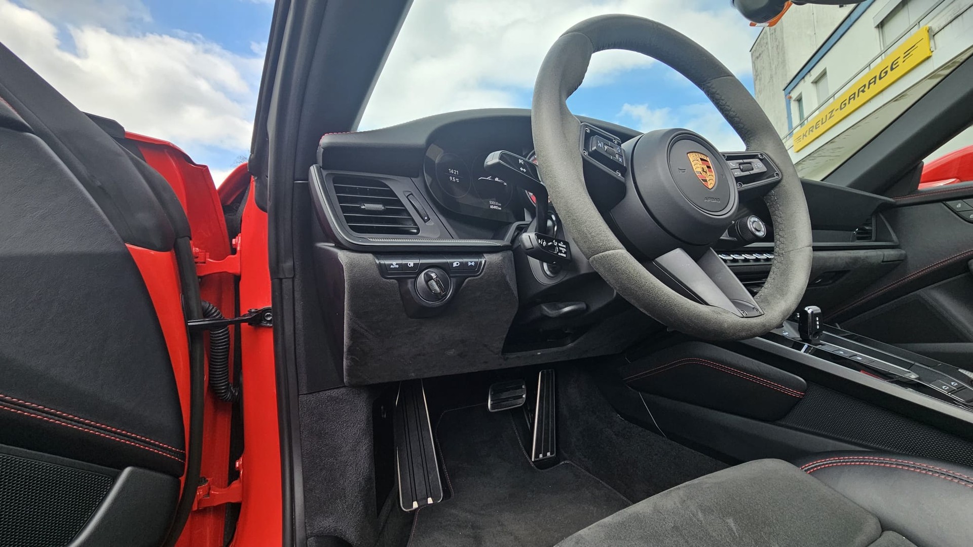PORSCHE 911 Targa 4 GTS PDK-image-7