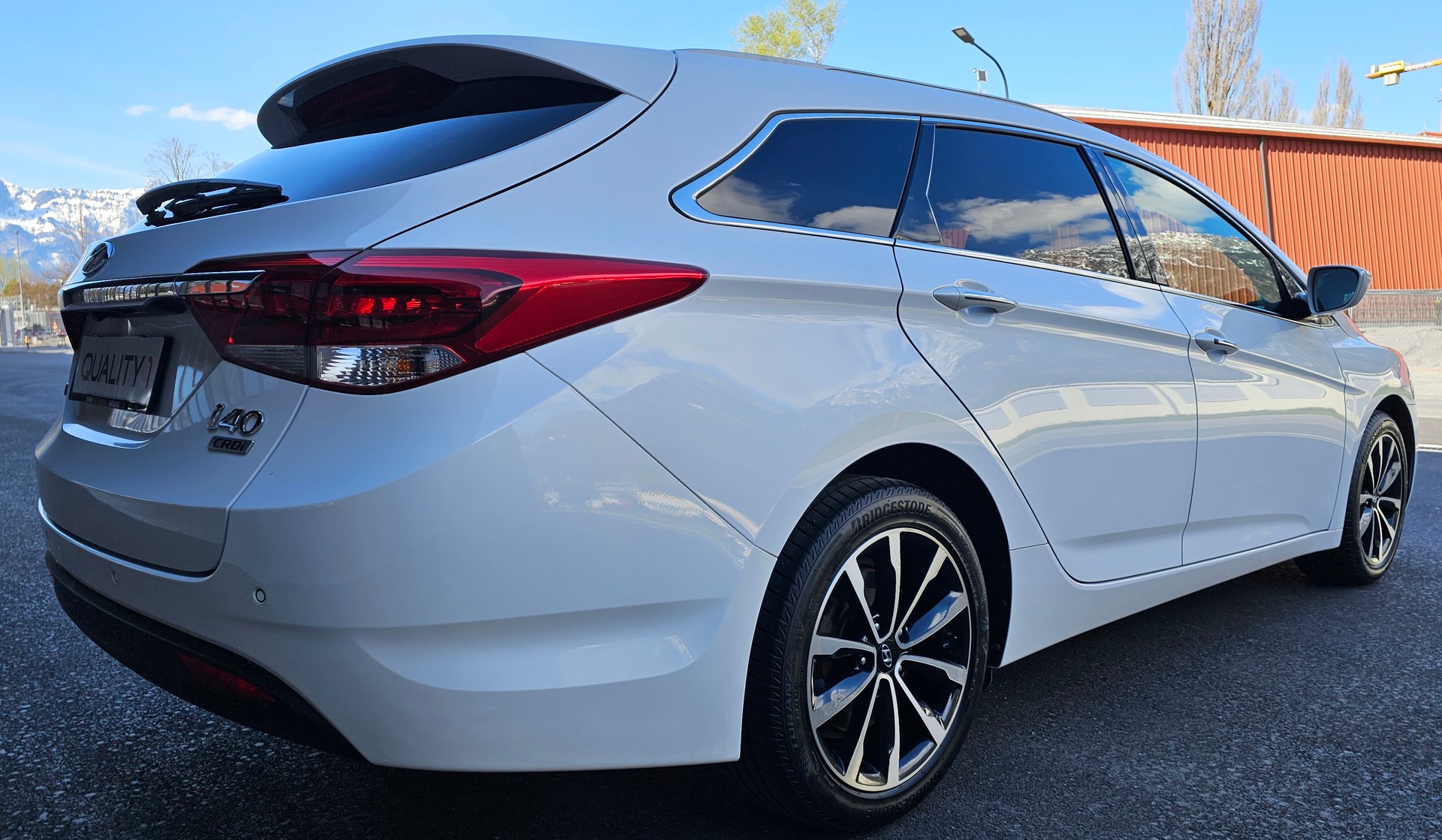 HYUNDAI i40 Wagon 1.7 CRDI Amplia Automatic-image-5