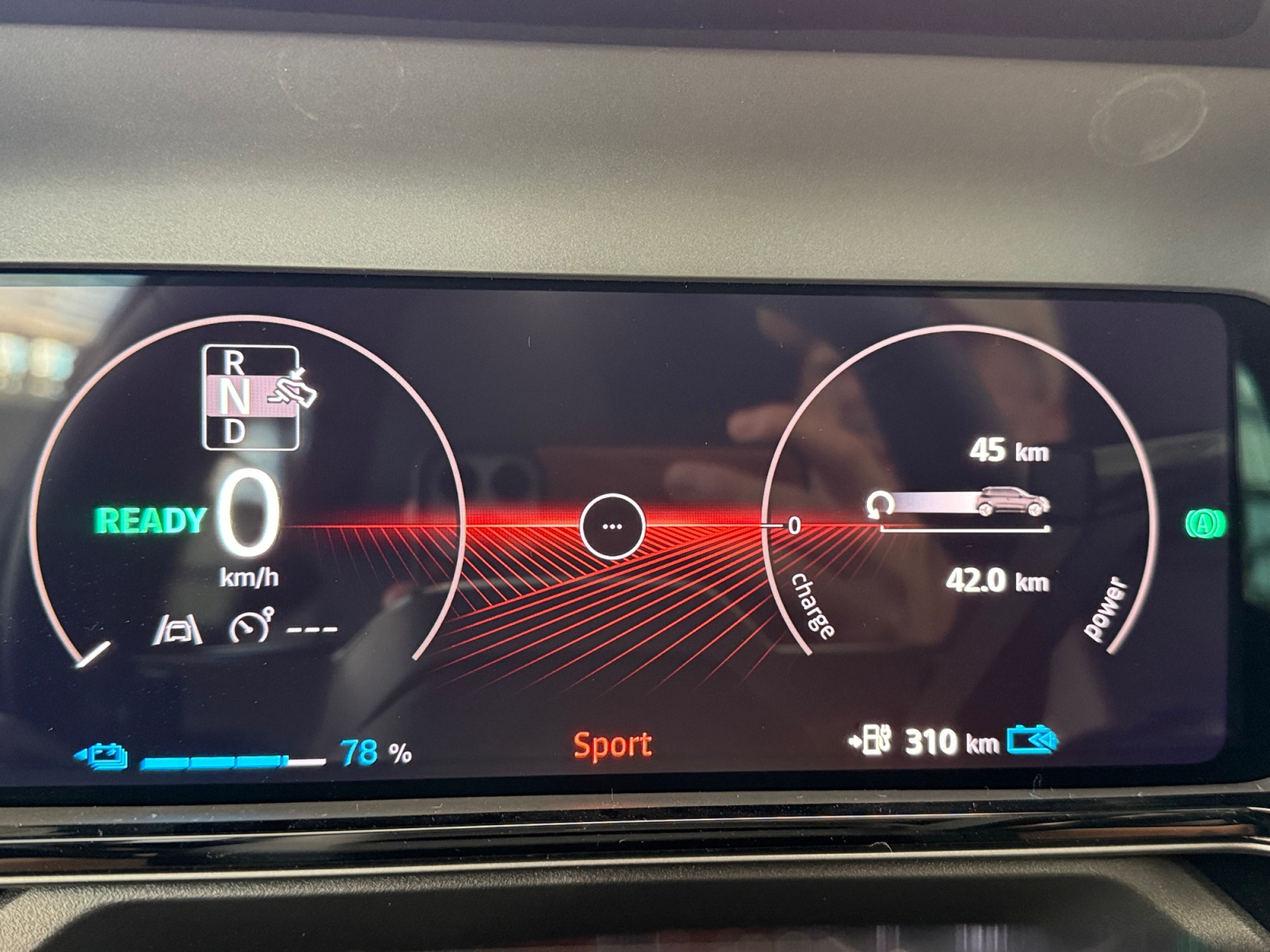 NISSAN Micra 52kWh Evolve, blau mit schwarzem Dach-image-13