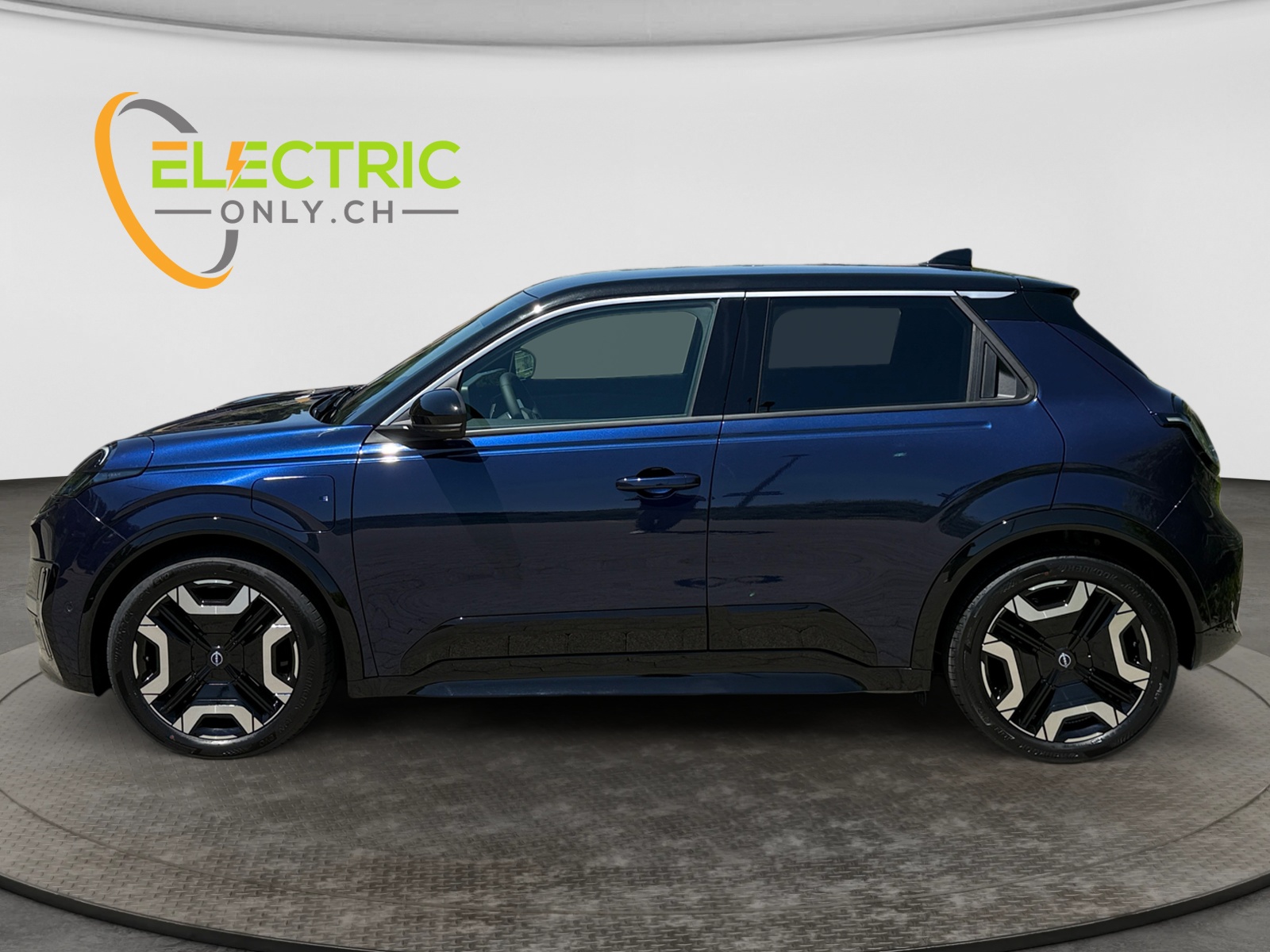 NISSAN Micra 52kWh Evolve, blau mit schwarzem Dach-showroom-element-1