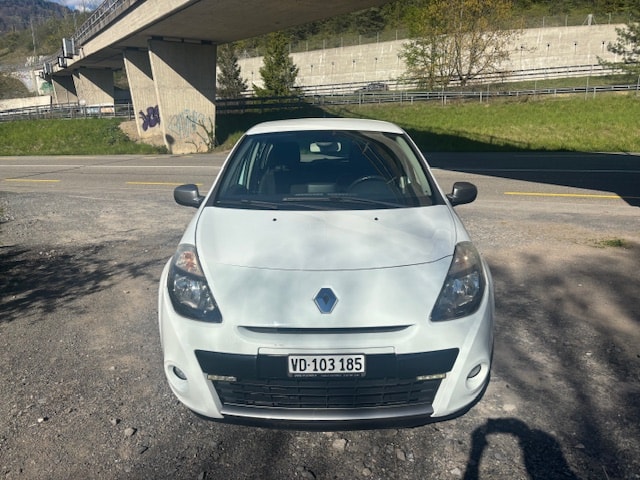 RENAULT Clio 1.2 16V Turbo Night&Day